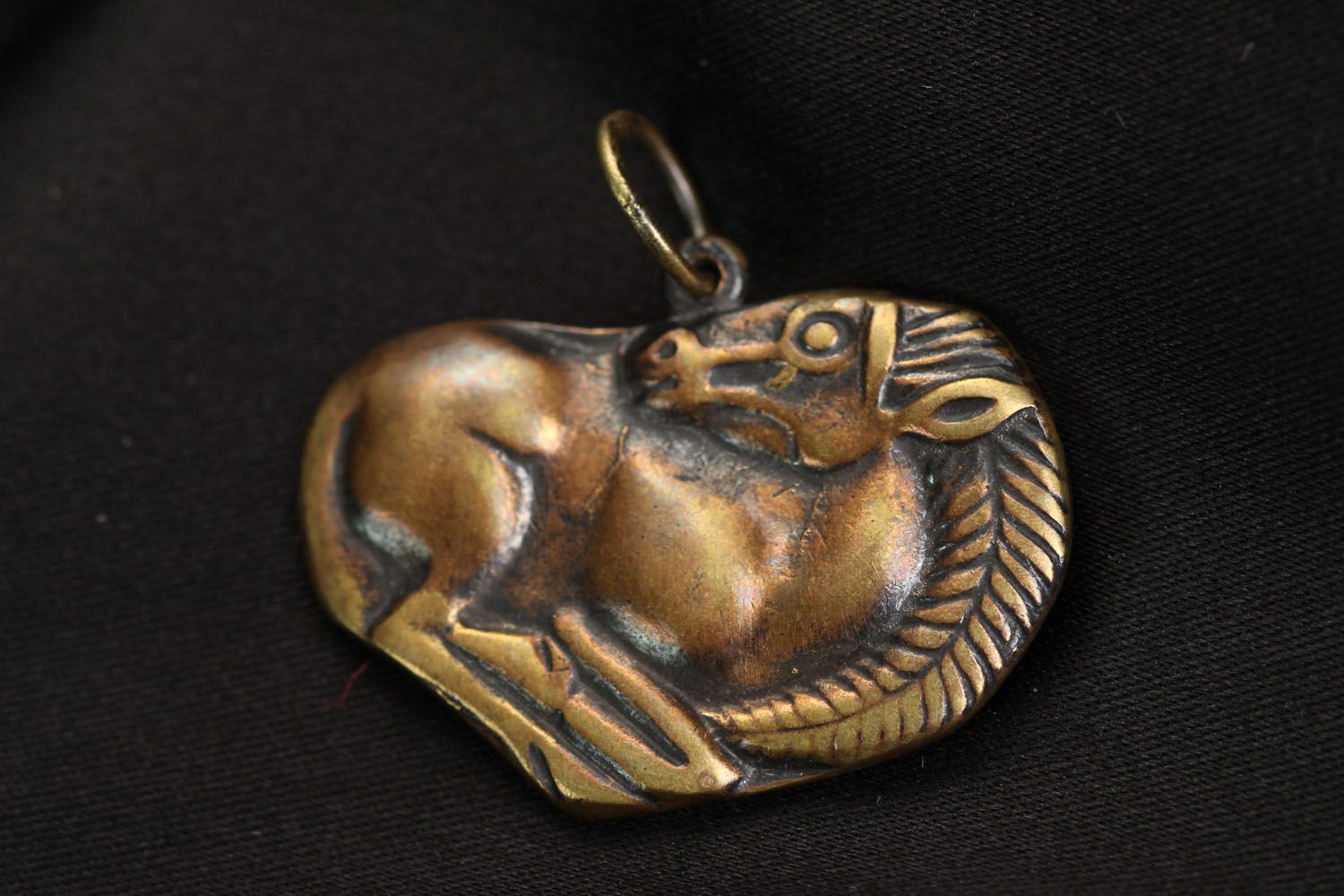 Pingente de bronze feito à mão Cavalo citico foto 1