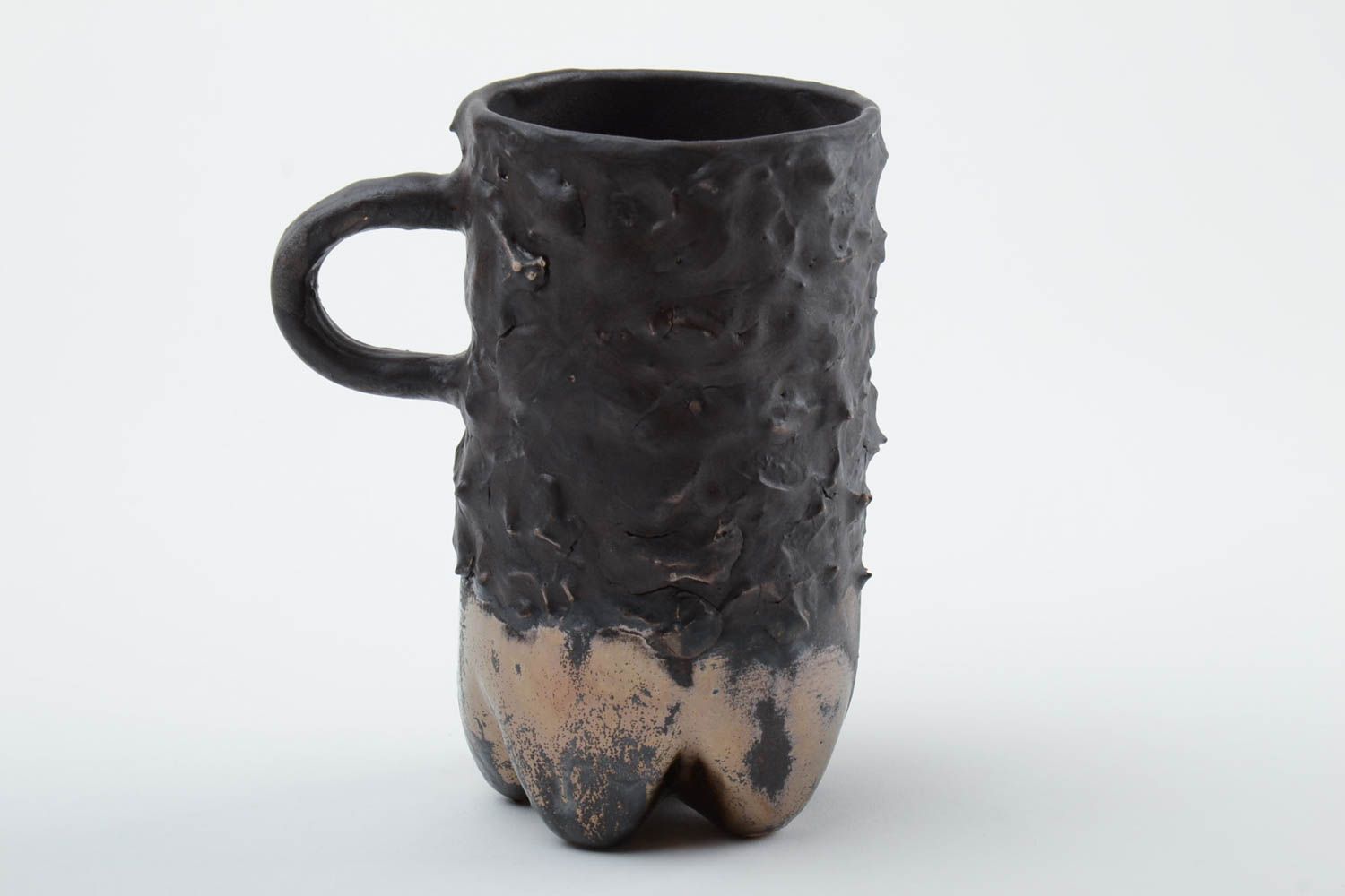 Глазурованная чашка объемом 500 мл черная необычная большая глиняная хэнд мейд фото 3