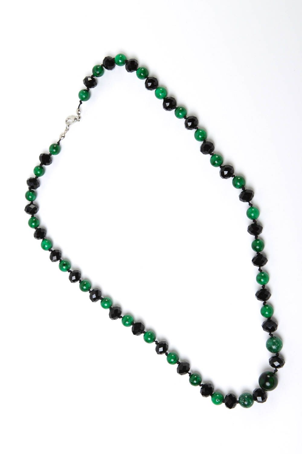 Колье ручной работы черное с зеленым ожерелье из натуральных камней модное колье фото 2