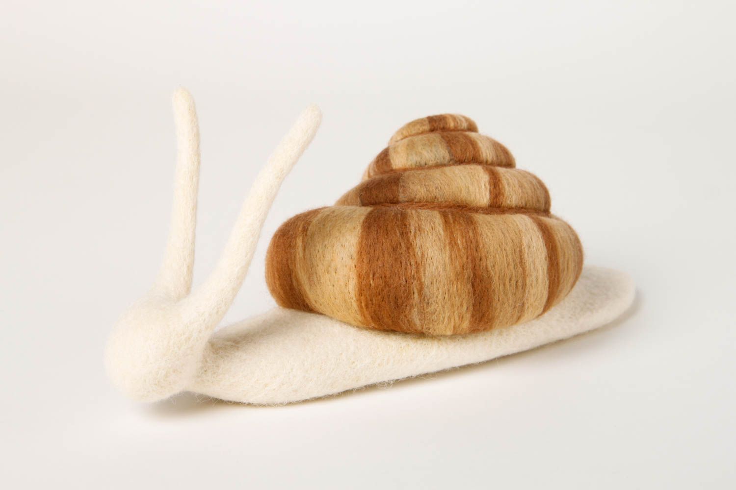 Peluche escargot Jouet fait main en laine feutrée décoratif Cadeau enfant photo 3