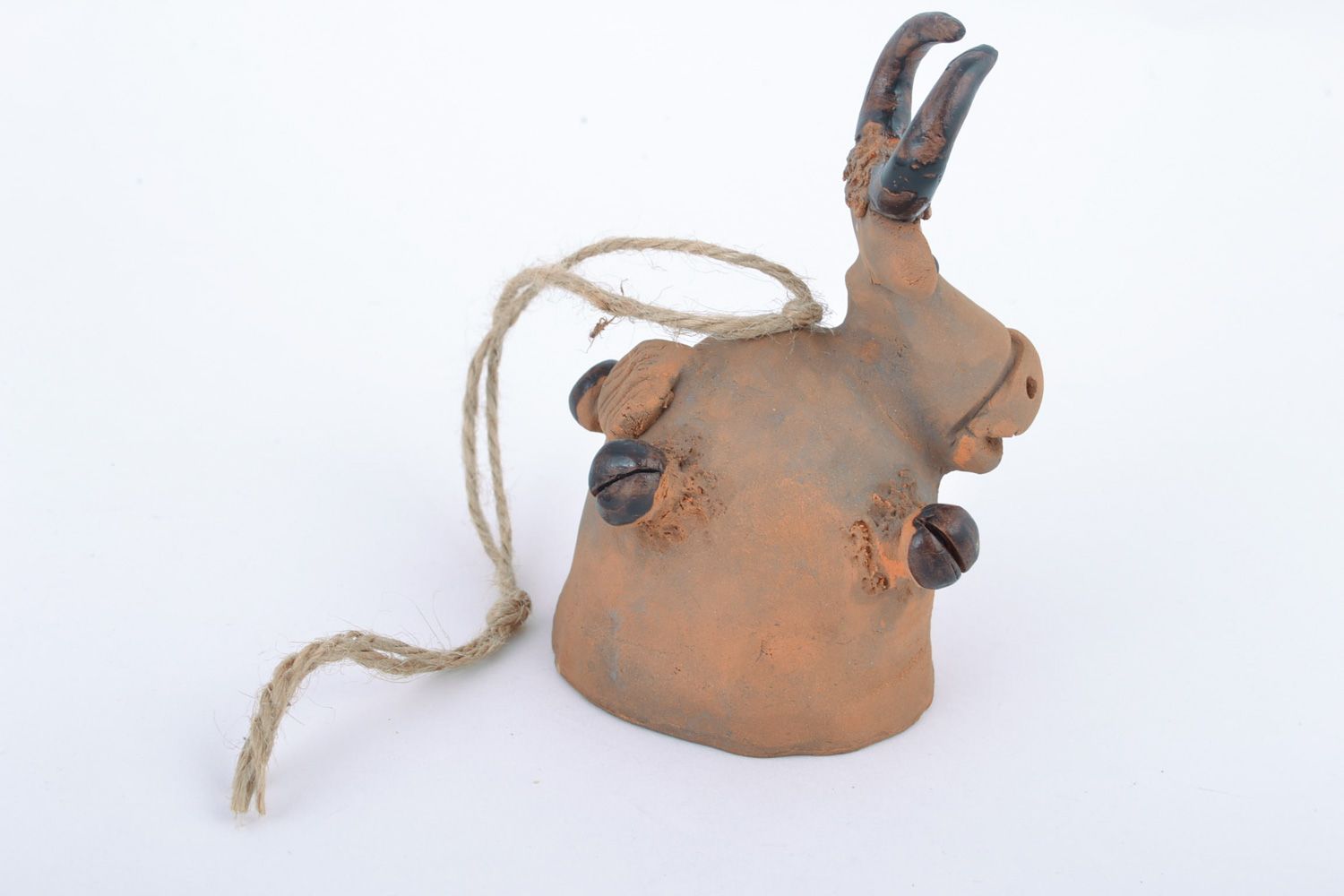 Campanello decorativo fatto a mano souvenir in ceramica da appendere bufalo  foto 4