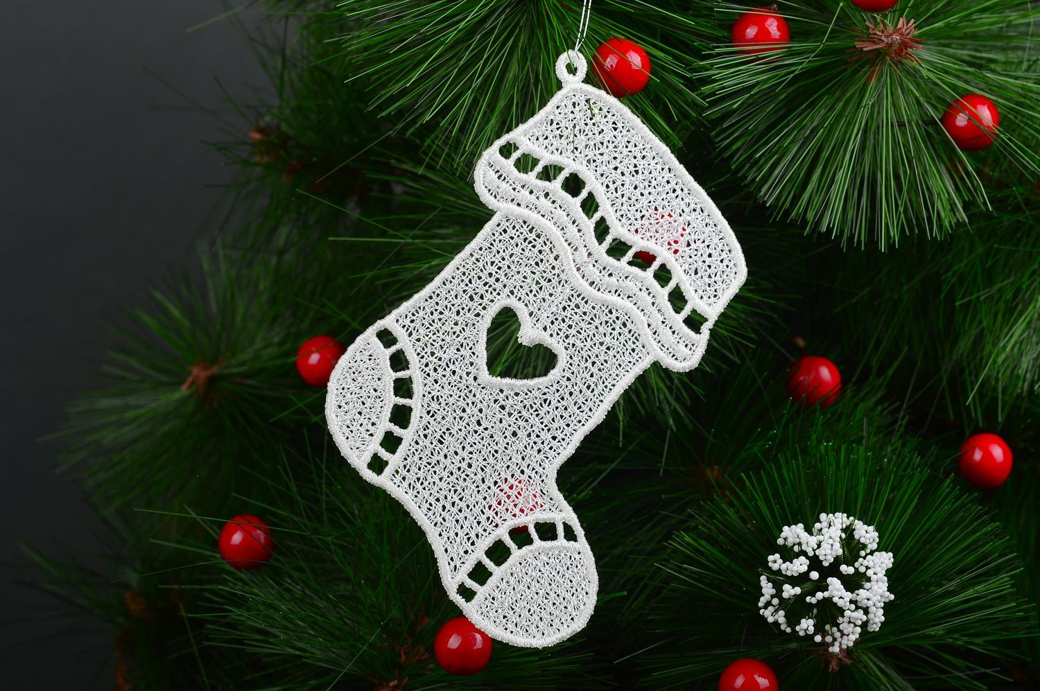 Рождественский носок ручной работы елочная игрушка декоративная подвеска ажурная фото 1