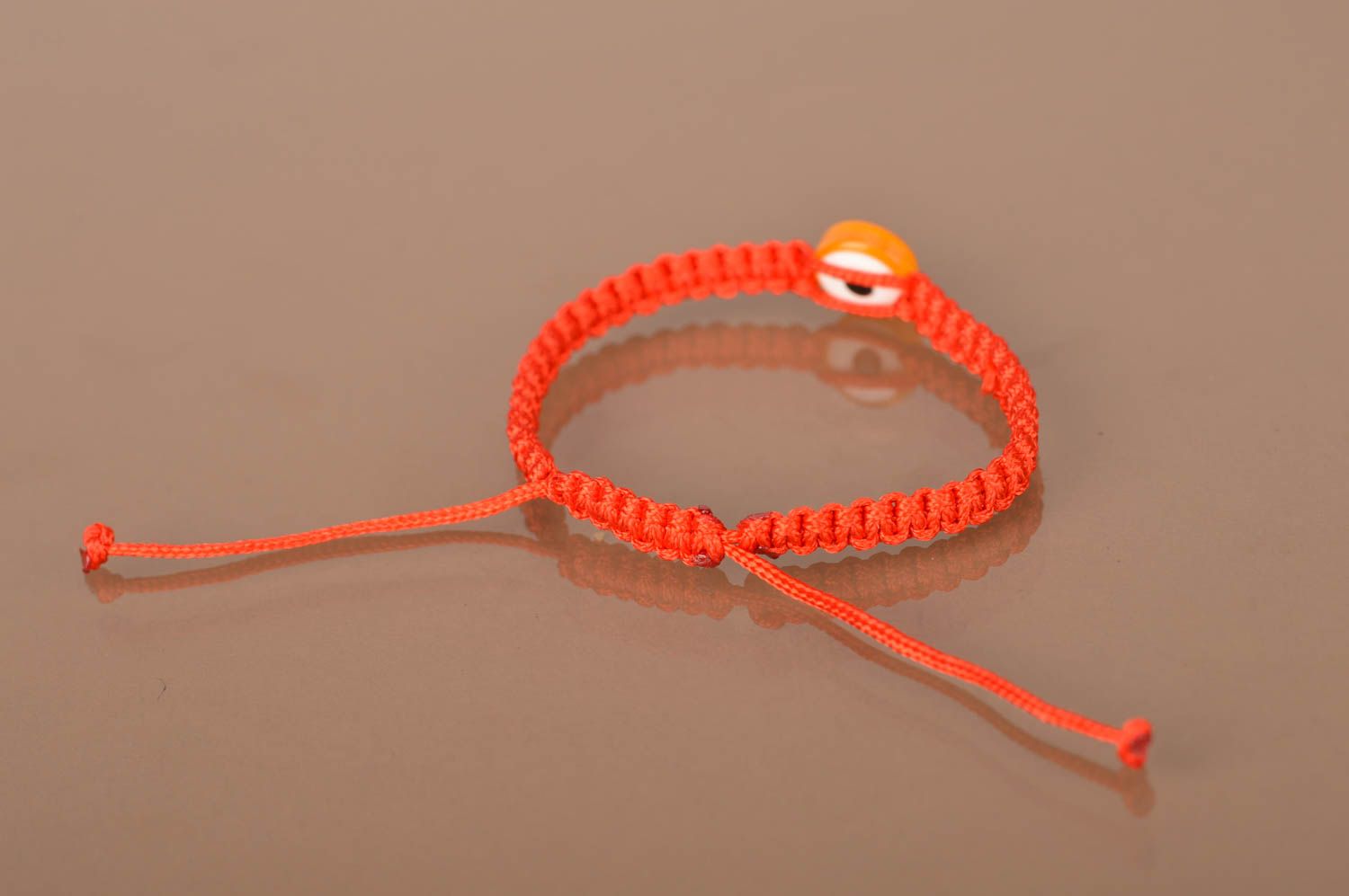 Bracelet fait main pour enfant tressé en lacet ciré rouge avec perle fantaisie photo 5
