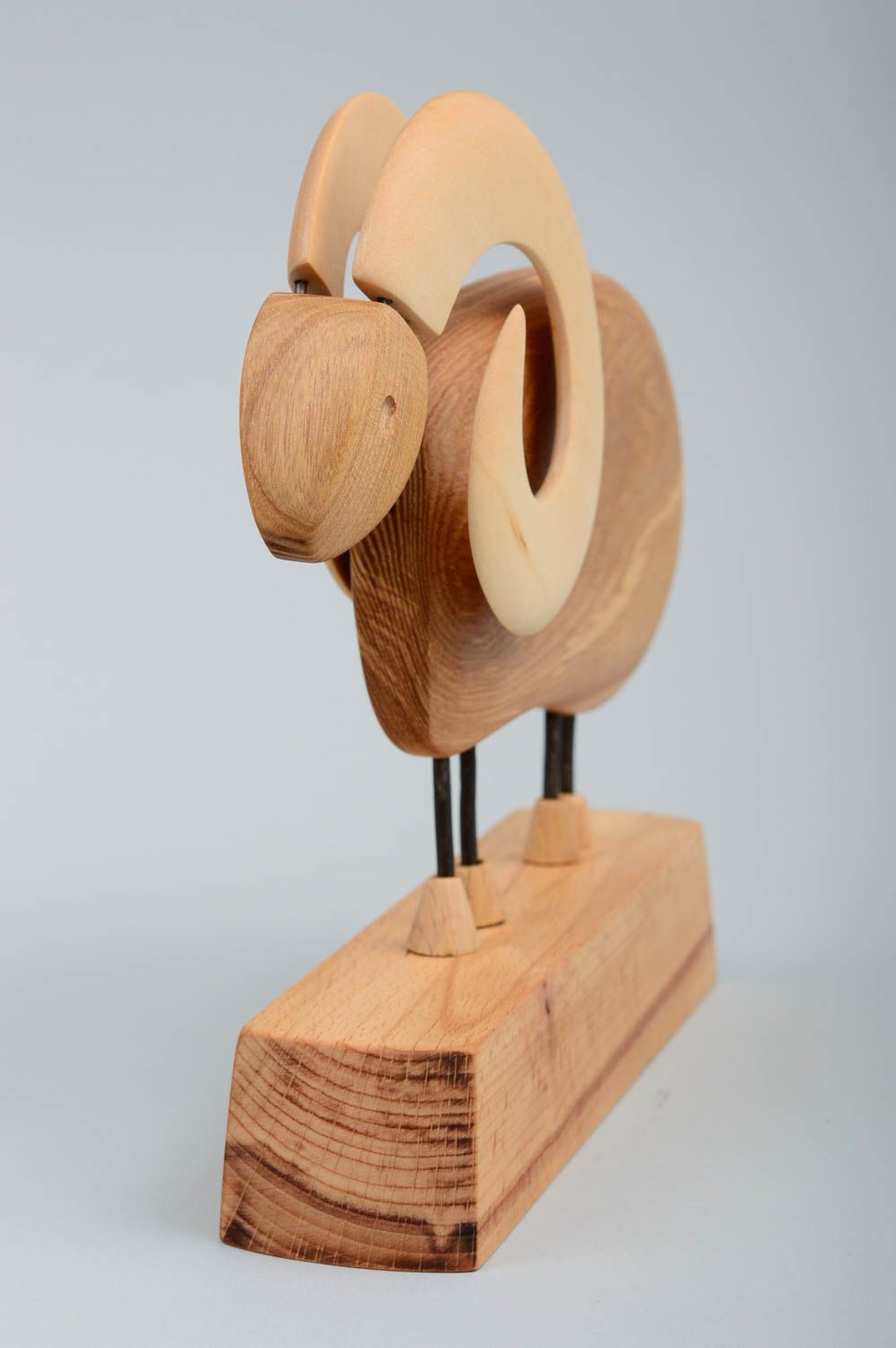 Figurine design fait main Statuette déco Cadeau original bois de frêne et métal photo 2