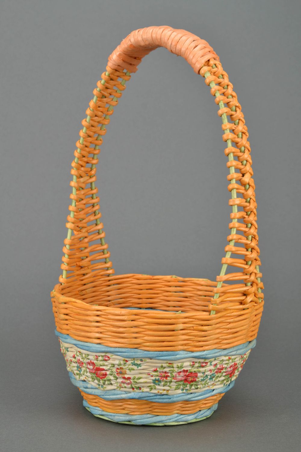 Basket woven of paper rod Storks photo 1