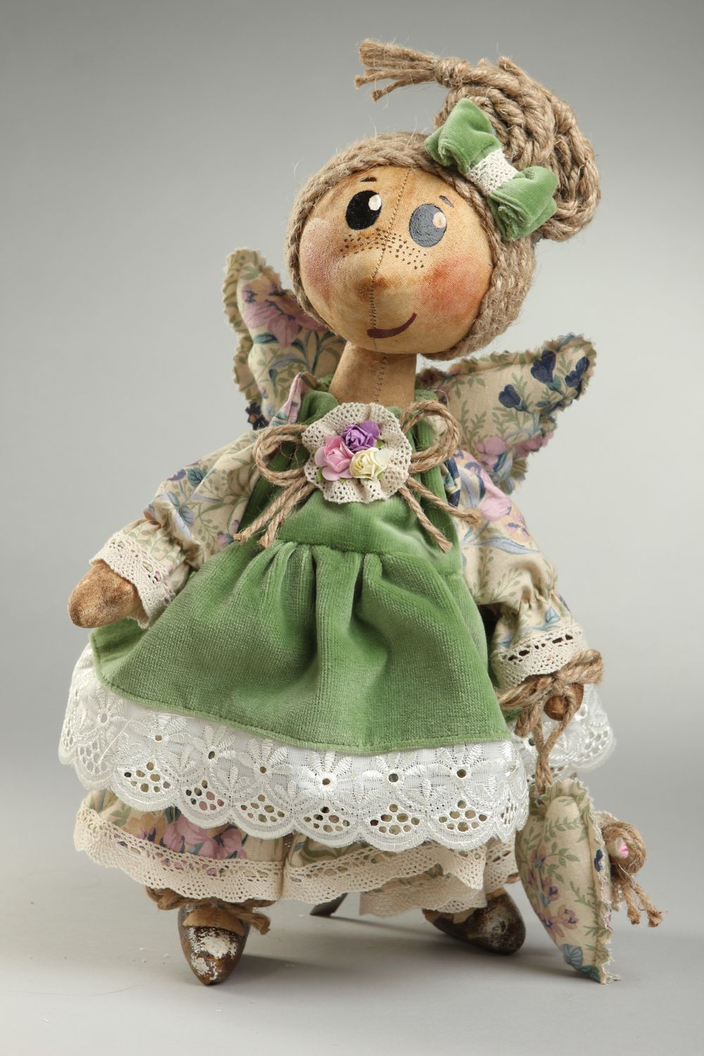 Muñeca artesanal decoración de interior juguete decorativo hecho a mano foto 1