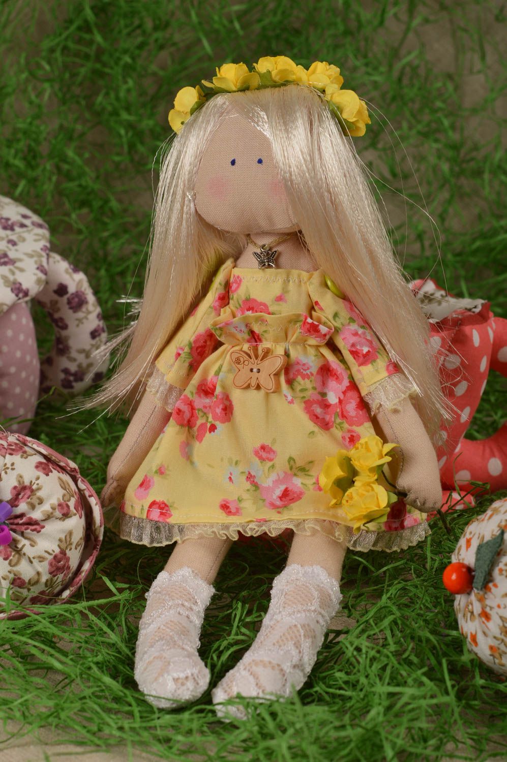 Игрушка ручной работы текстильная кукла в платье декор для дома мягкая красивая фото 1