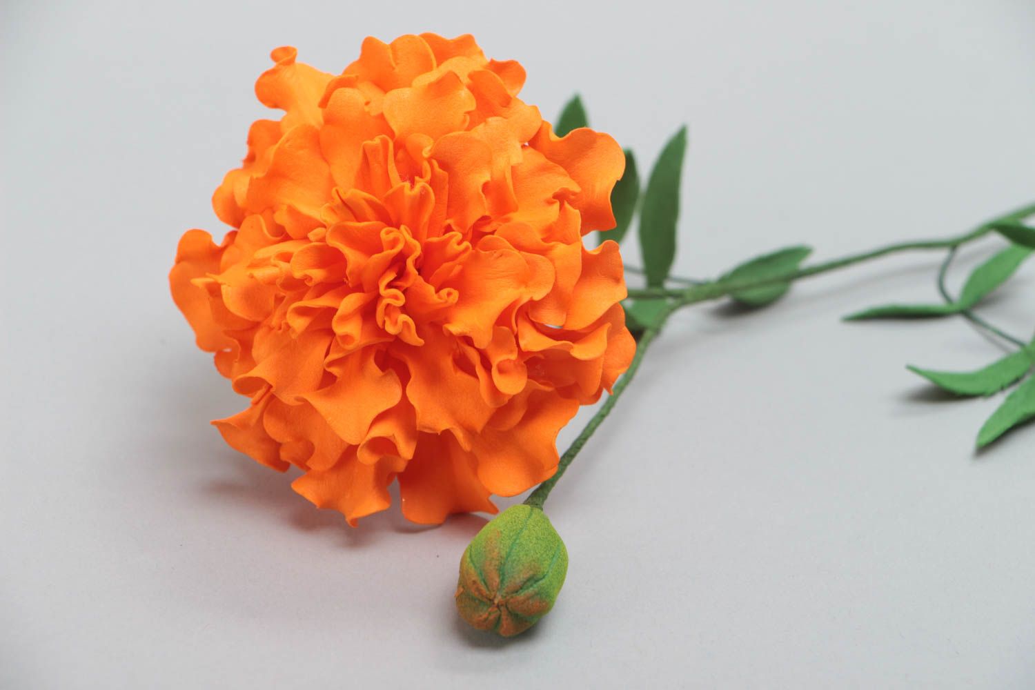 Оранжевый бархатец из фоамирана красивый цветок для декора дома ручной работы фото 4