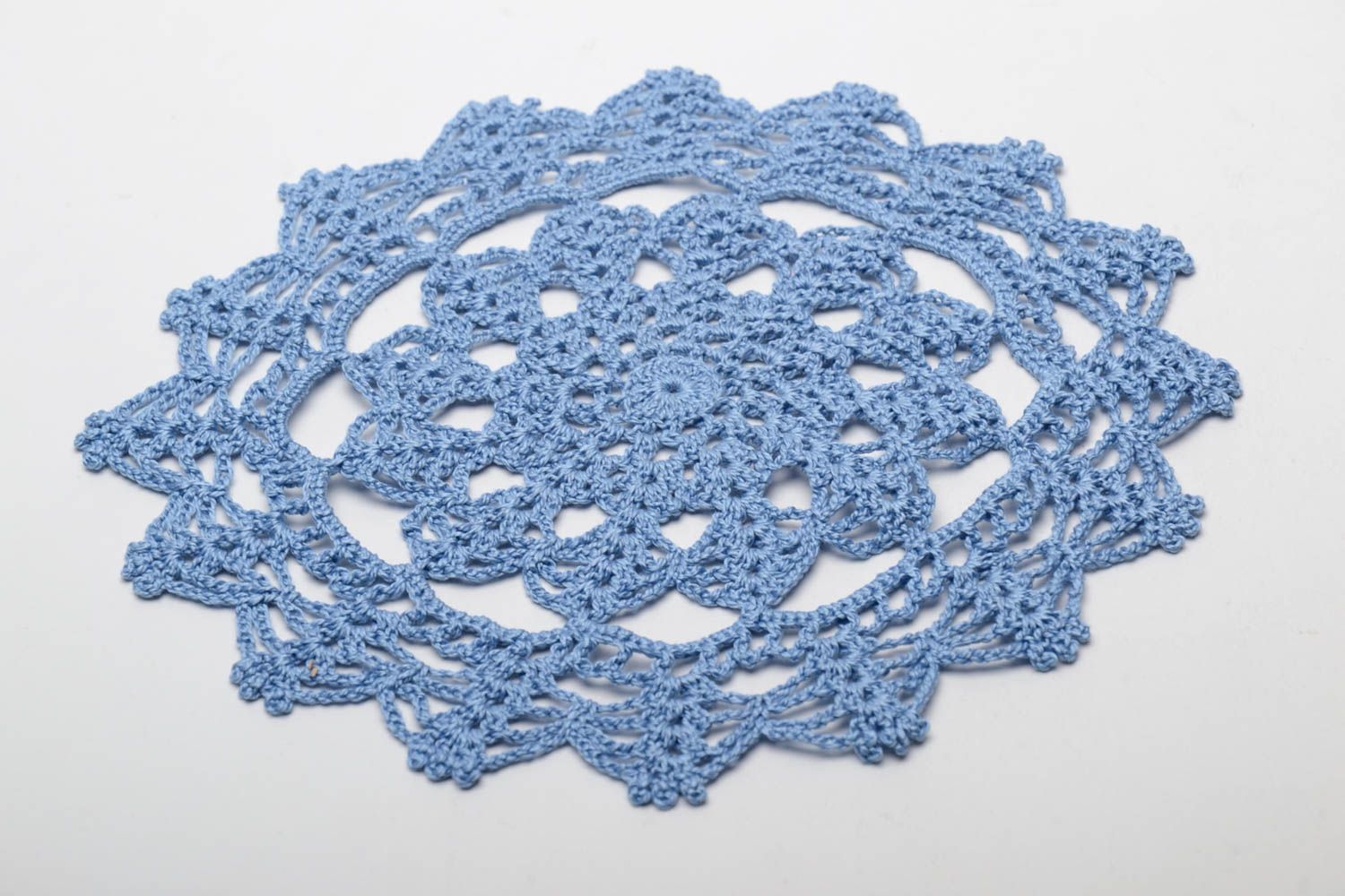 Decorative crochet napkin photo 2