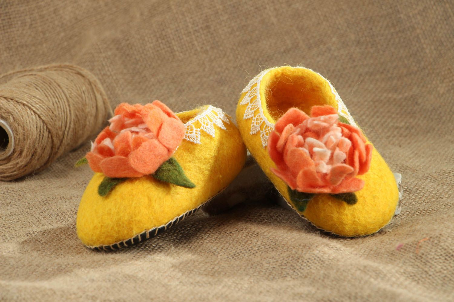 Beautiful felted wool slippers photo 5