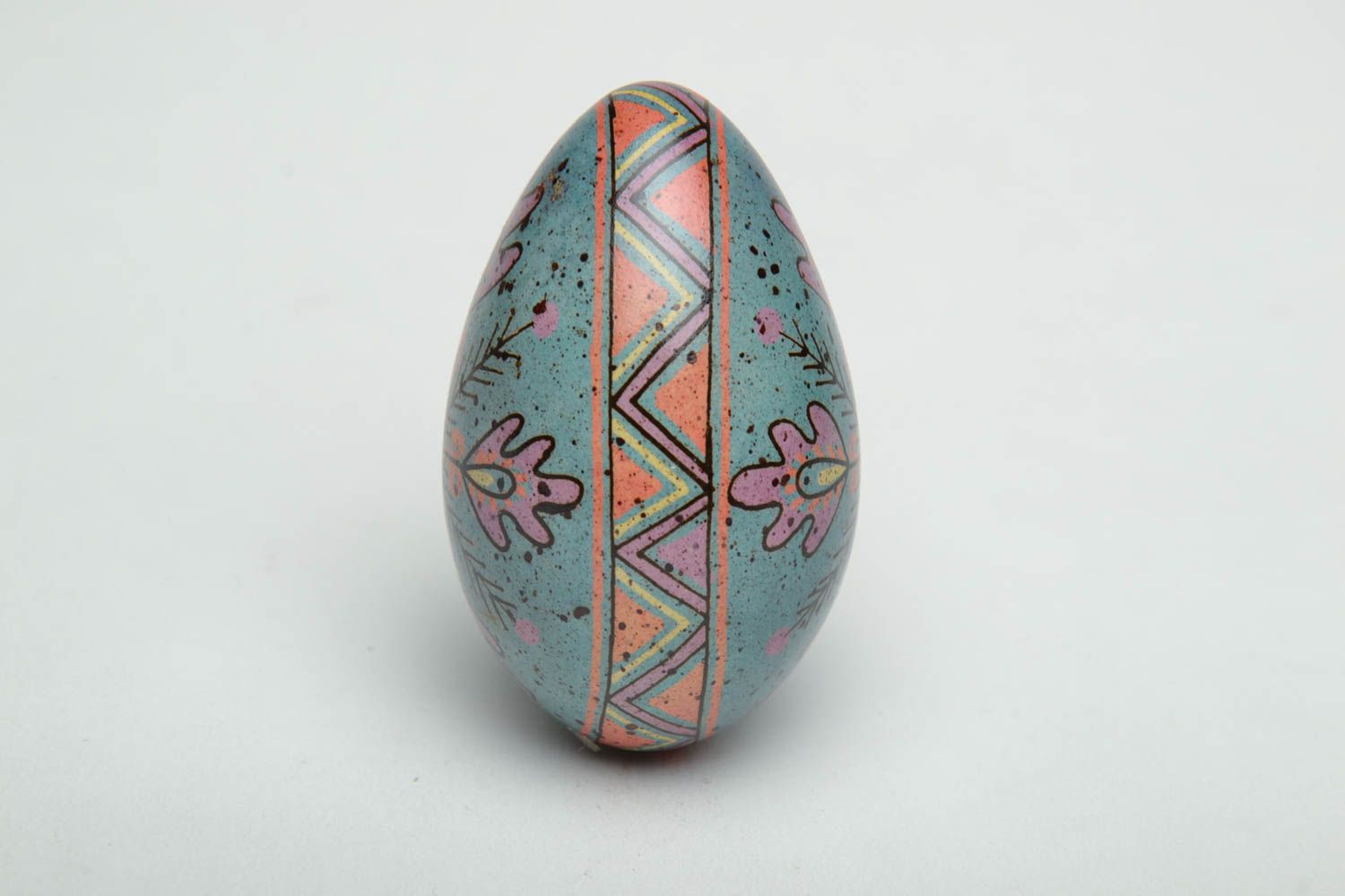 Huevo de Pascua artesanal pintado foto 3
