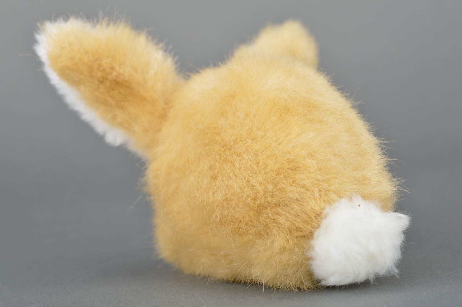 Peluche lapin beige en fausse fourrure faite main de petite taille pour enfant photo 5