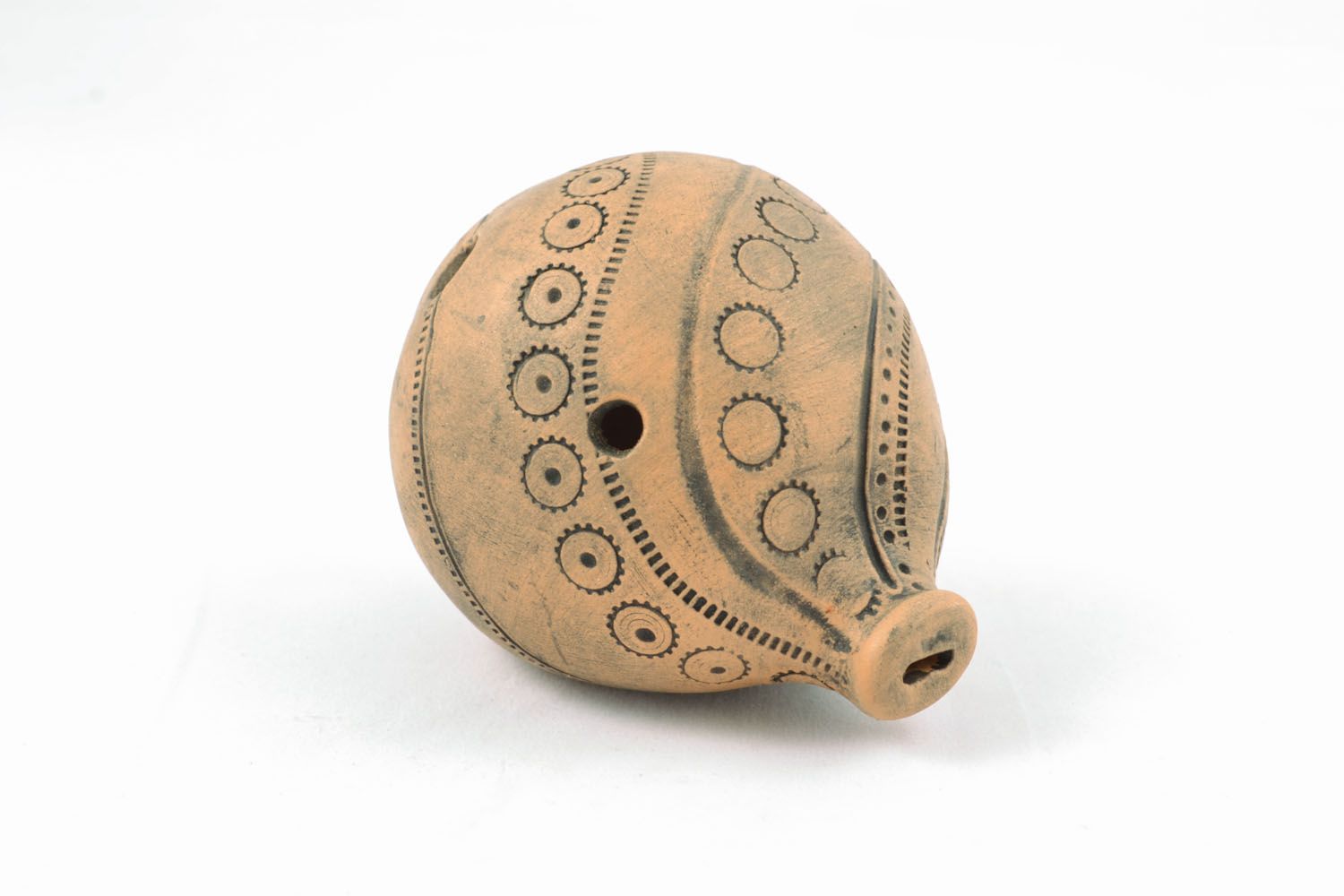 Ceramic penny whistle kilned with milk photo 3