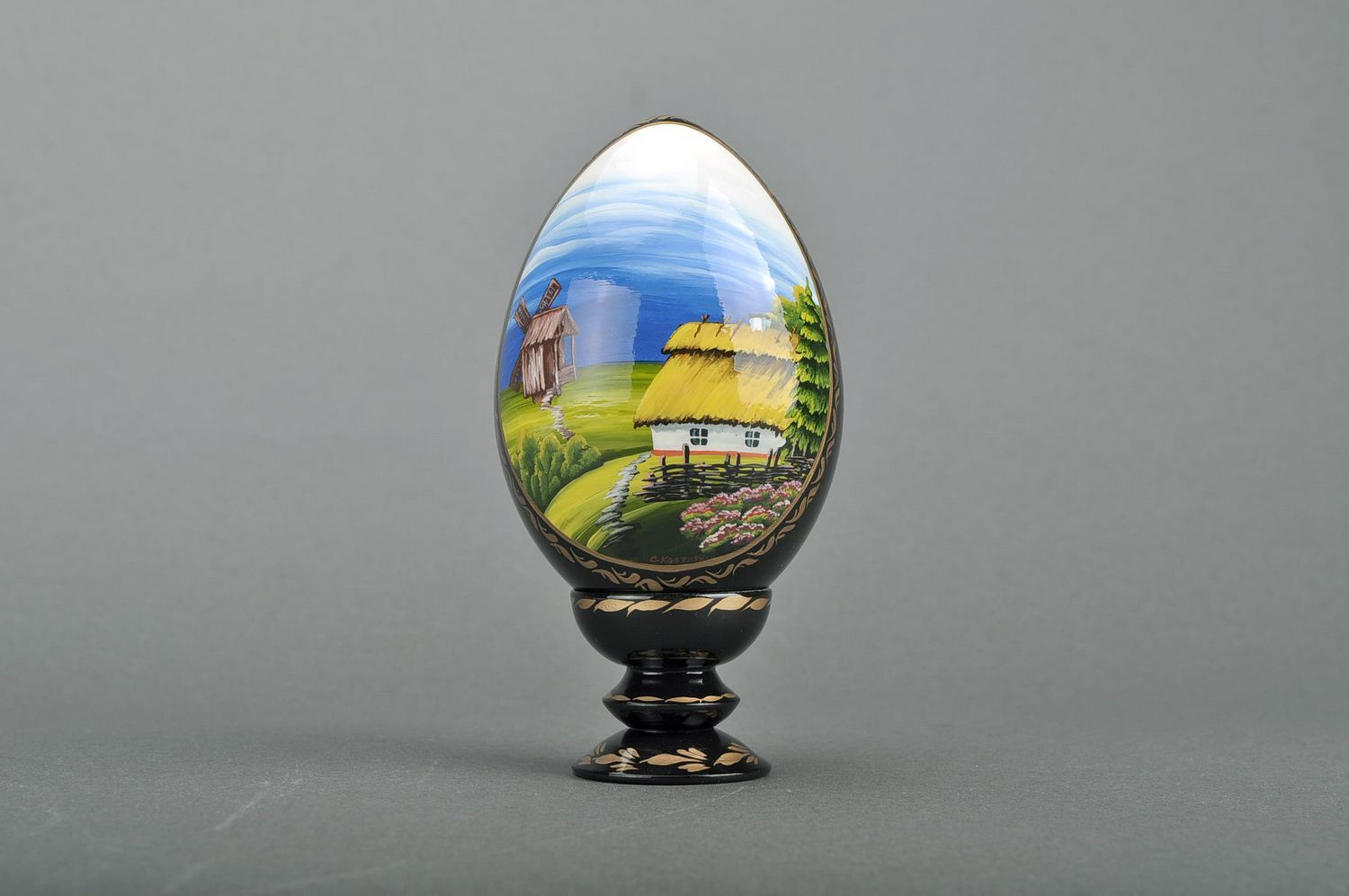 Декоративное яйцо на подставке Дом и мельница фото 2