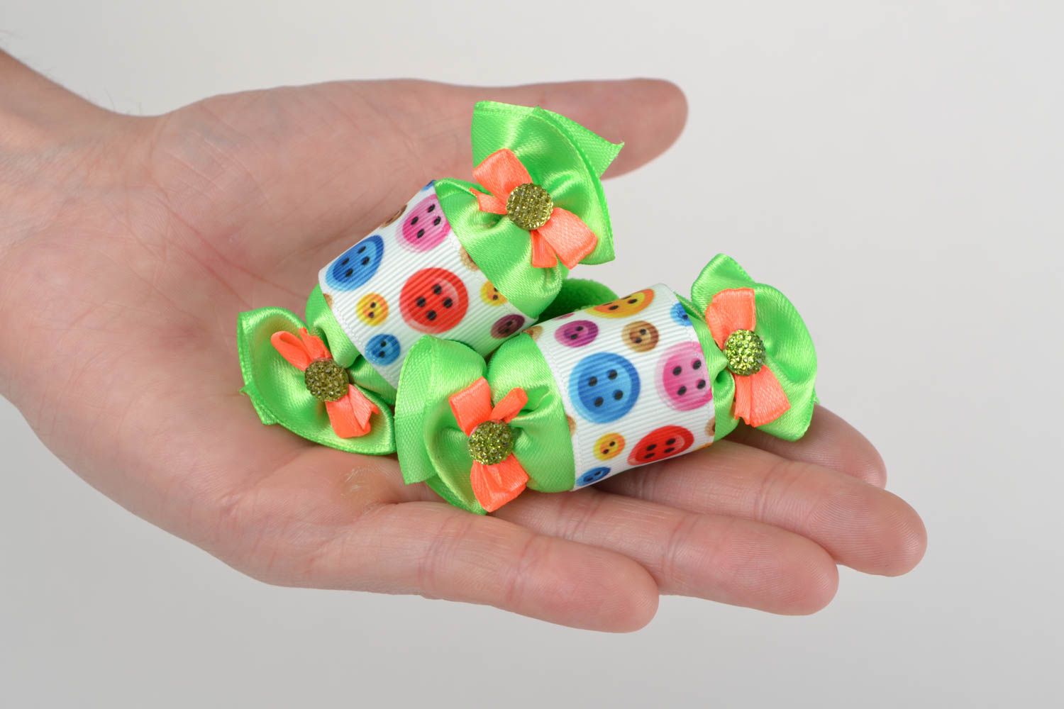 Резинки в виде конфеток детские набор из двух штук разноцветные ручной работы фото 2