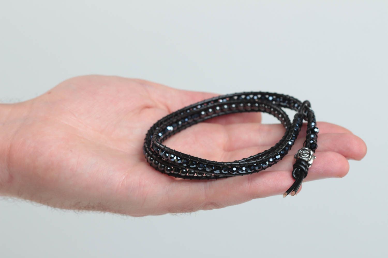 Черный браслет ручной работы оригинальный браслет из бусин браслет из гематита фото 5