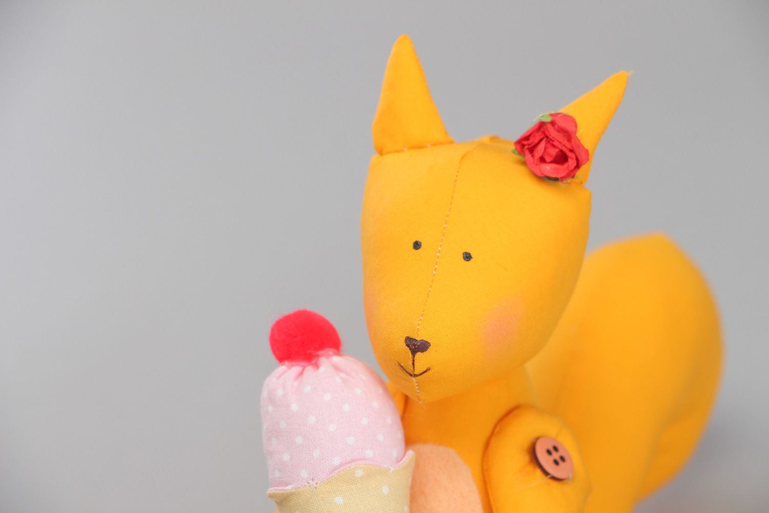 Joli jouet mou Écureuil jaune tissus naturels original fait main pour enfant photo 2