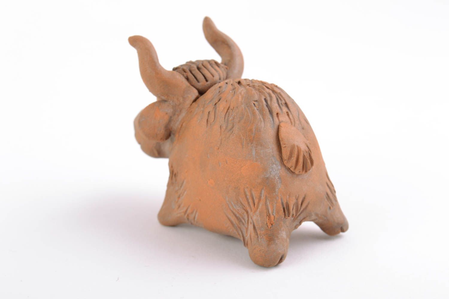 Petite figurine en céramique brune faite main peinte à l'acrylique taureau photo 5
