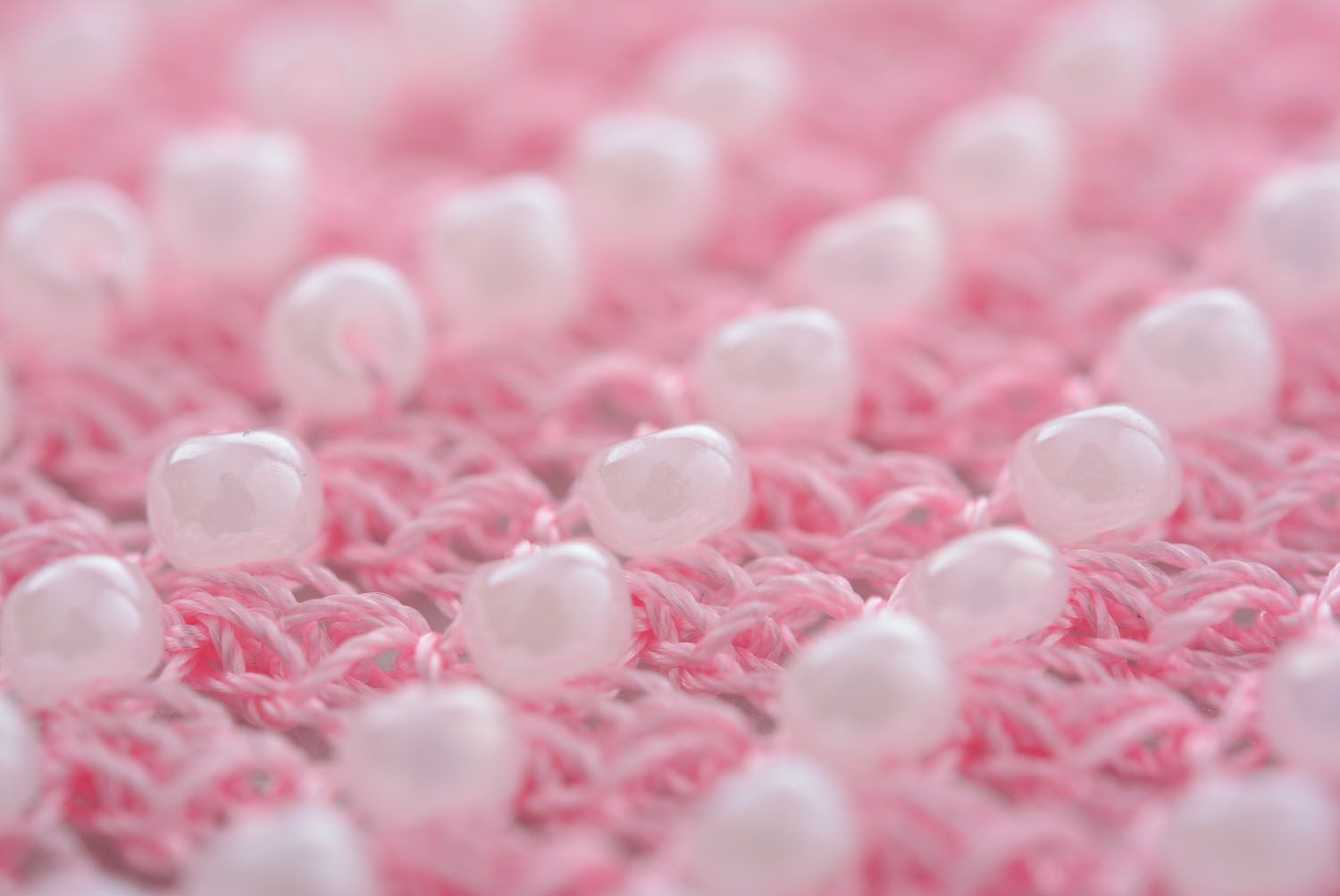 Housse pour téléphone tricotée en perles de rocaille tchèques rose faite main photo 4
