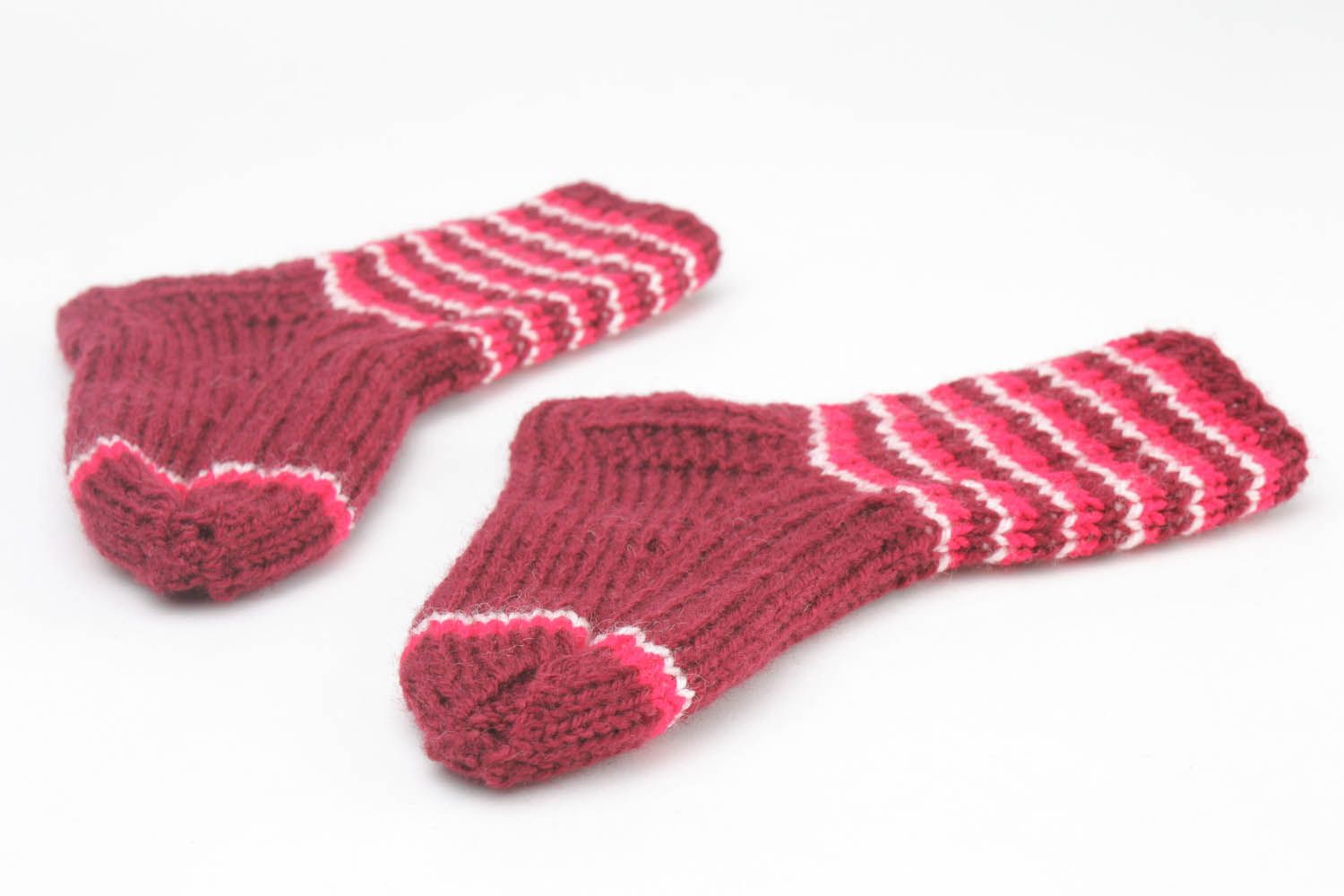 Chaussettes faites main tricotées rouges photo 4