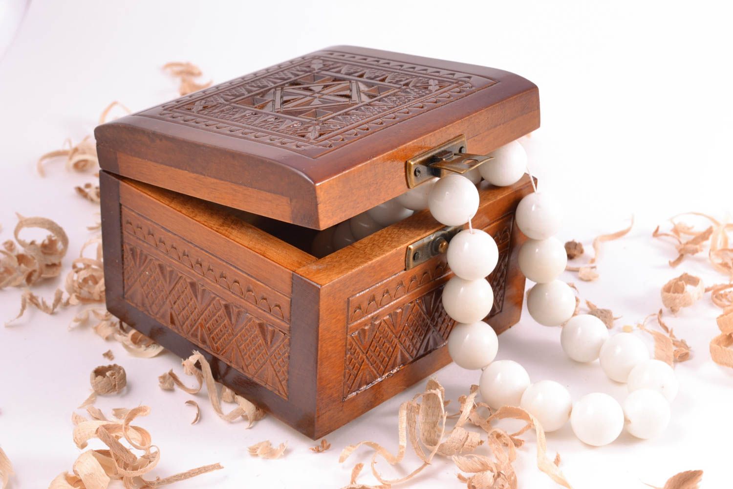 Boîte à bijoux fait main Coffret à bijoux en bois Décoration maison originale photo 1