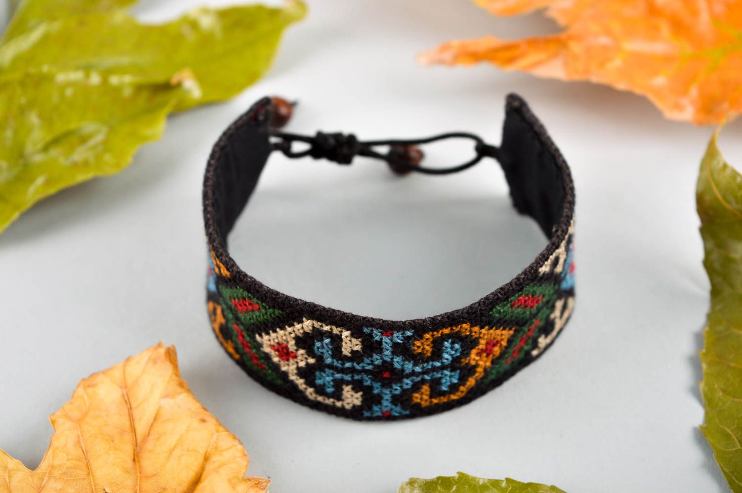 Bracelet textile Bijou fait main brodé large de style ethnique Accessoire femme photo 1