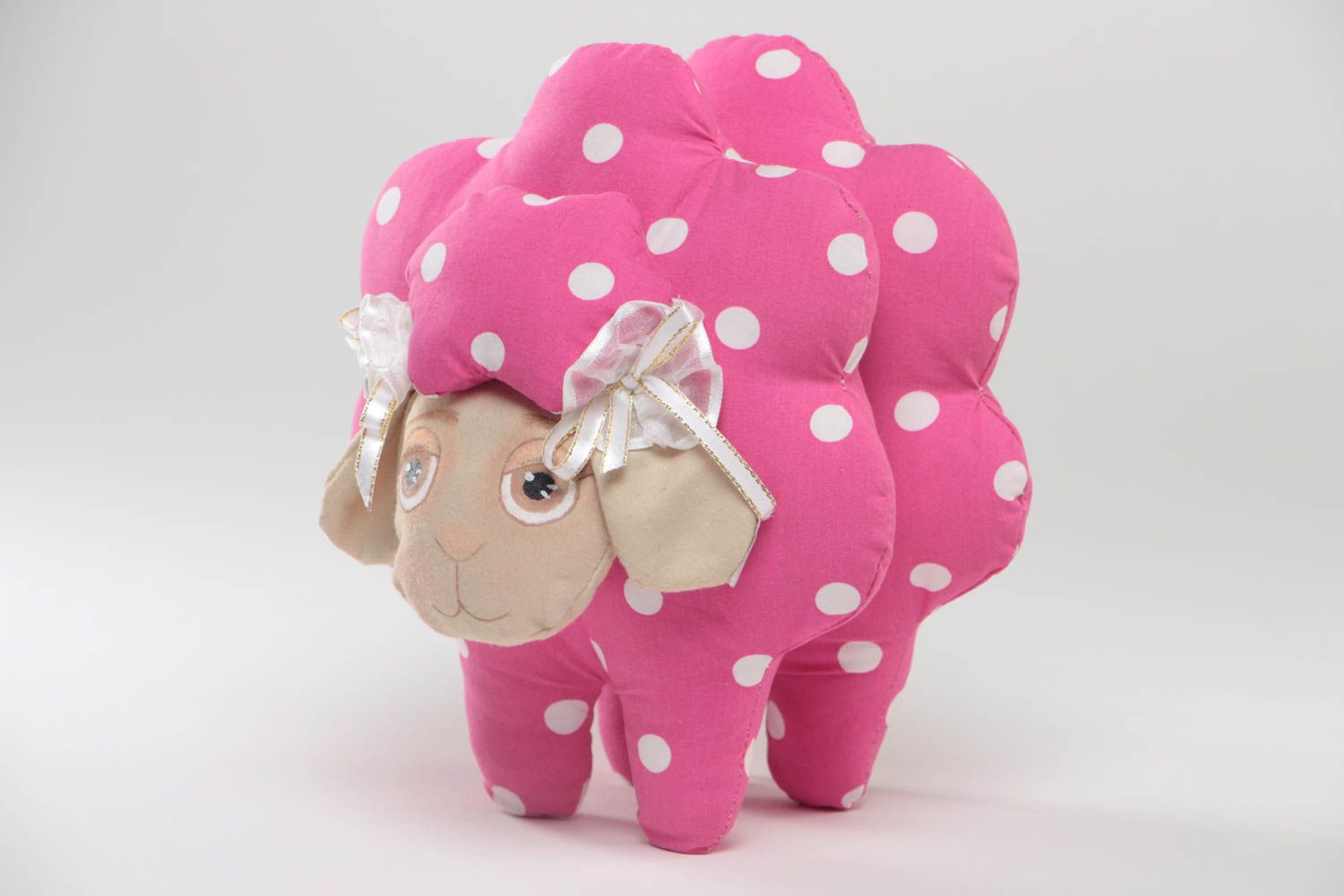Мягкая игрушка ручной работы овечка розовая в горошек из хлопка ручной работы фото 2