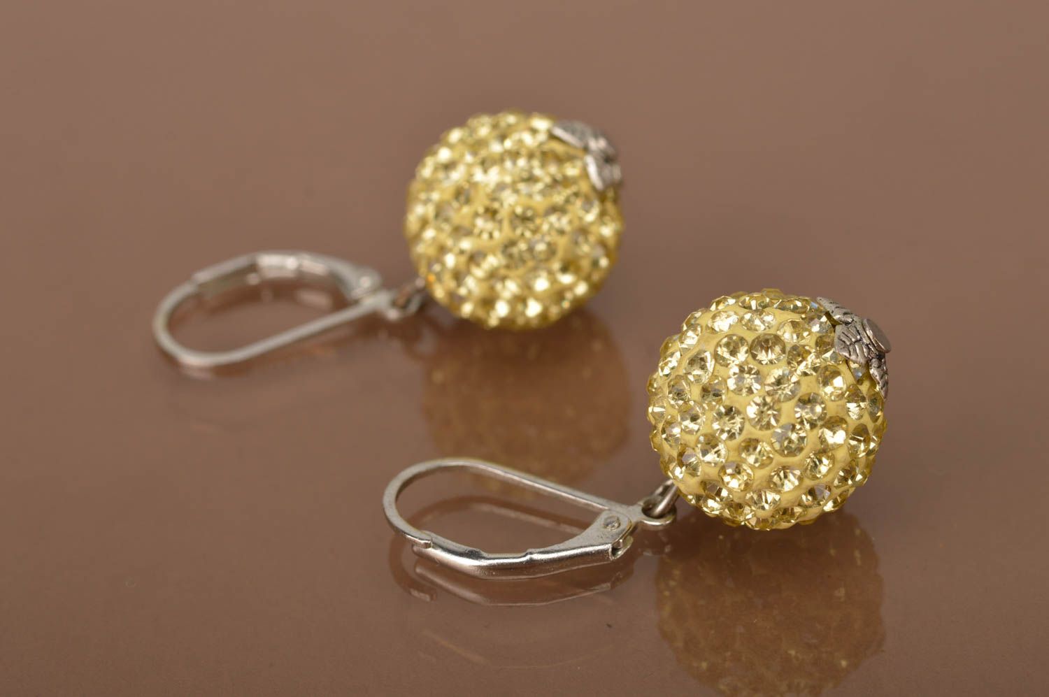 Boucles d'oreilles pendantes Bijoux fait main Cadeau pour femme boules dorées photo 4