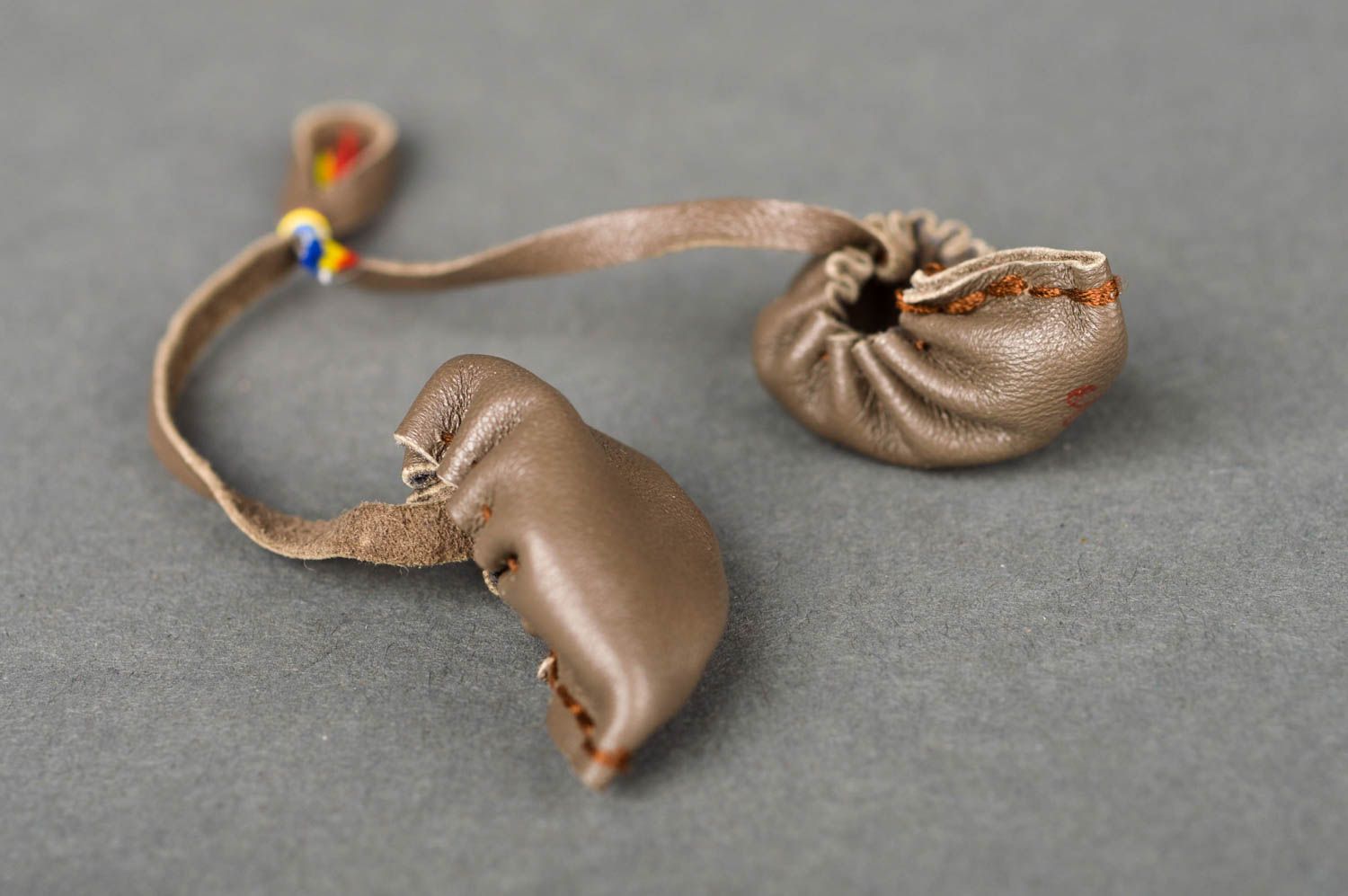 Llavero de cuero hecho a mano con cinta accesorio para llaves regalo original foto 5
