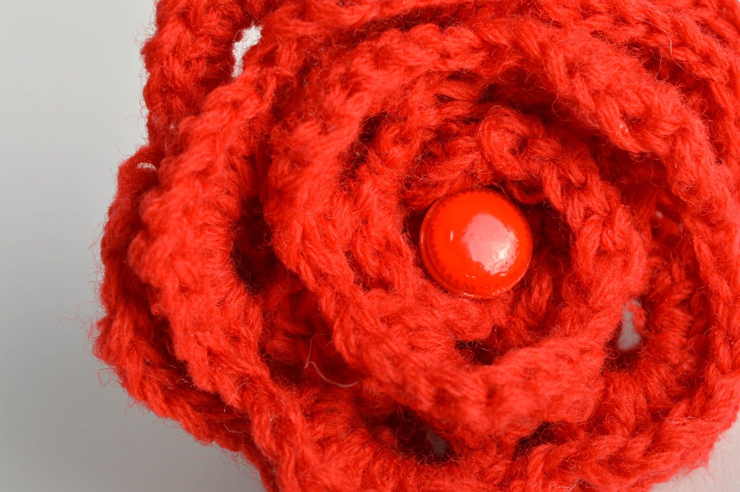 Grand élastique à cheveux fleur rouge tricoté au crochet fait main pour enfant  photo 5