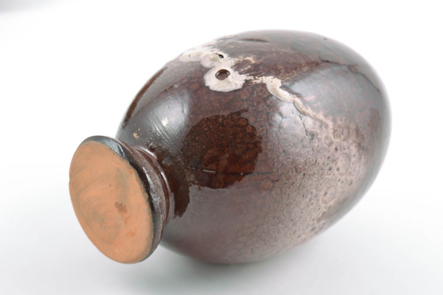 Небольшая ваза в форме яйца коричневая глиняная глазурованная ручной работы фото 4