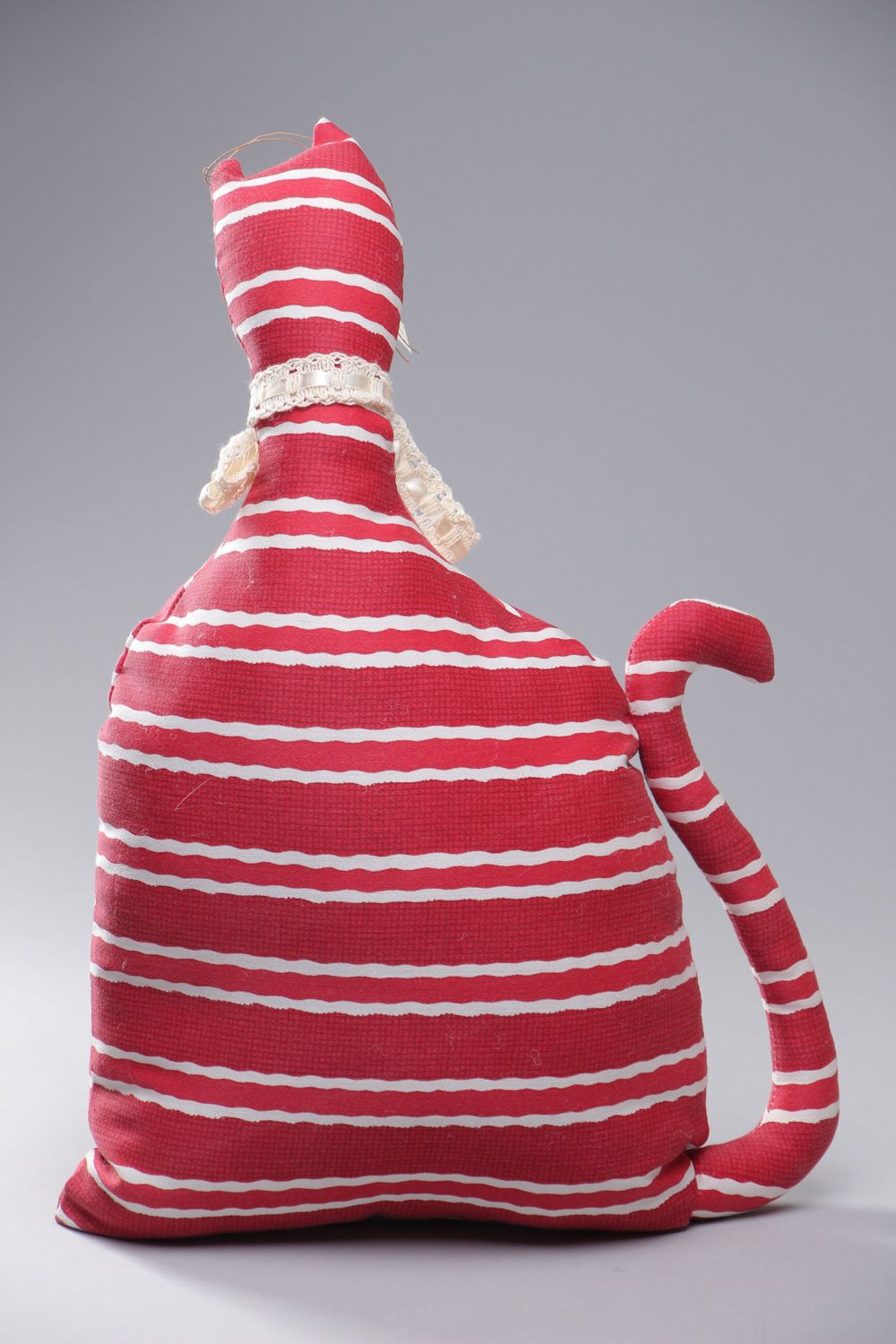 Интерьерная игрушка-подушка из хлопковой ткани в виде красного полосатого кота фото 3