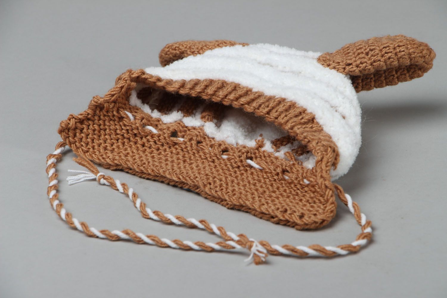 Bonnet tricoté en laine et fils acryliques photo 2