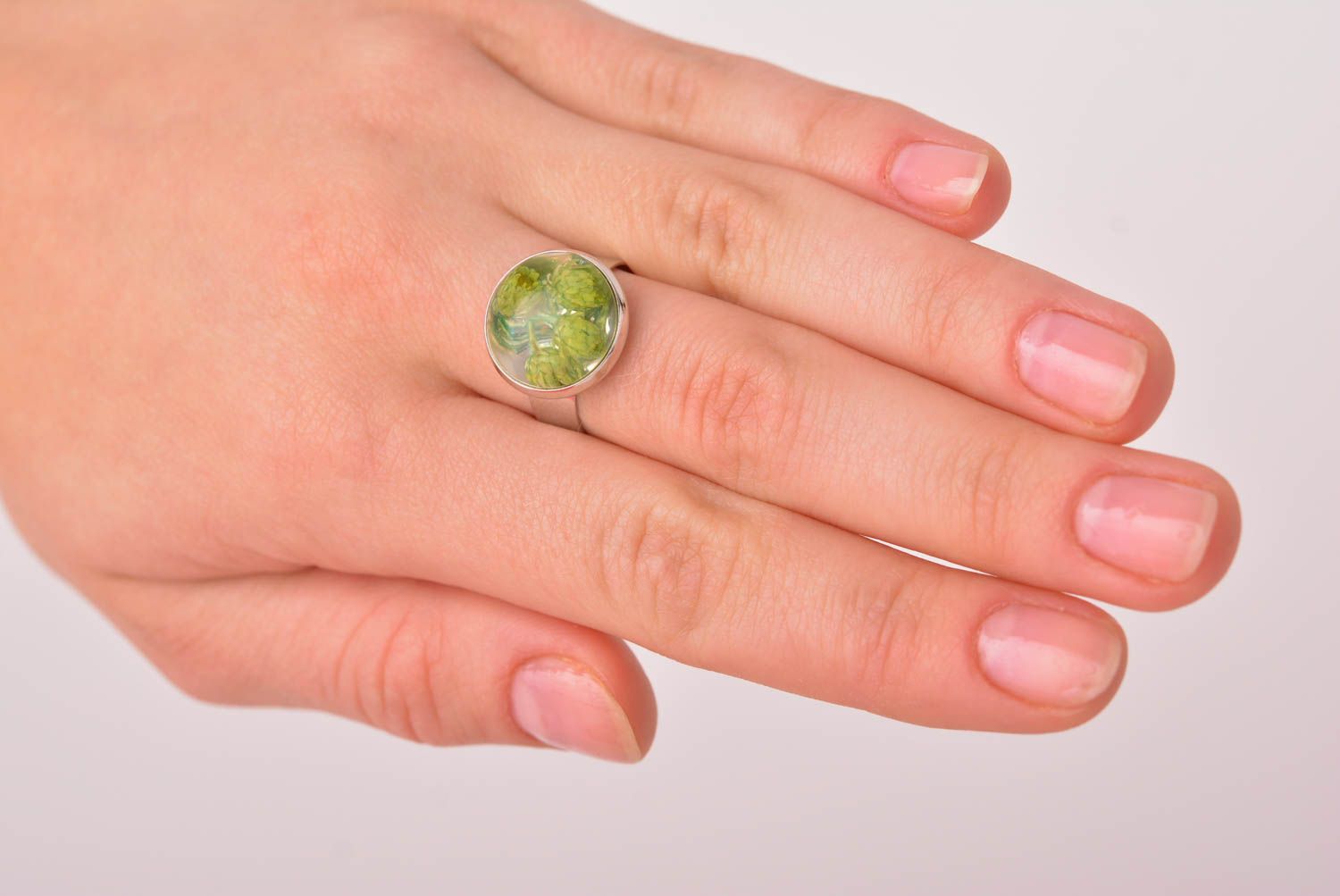 Кольцо ручной работы кольцо из эпоксидной смолы женское кольцо с бессмертником фото 4