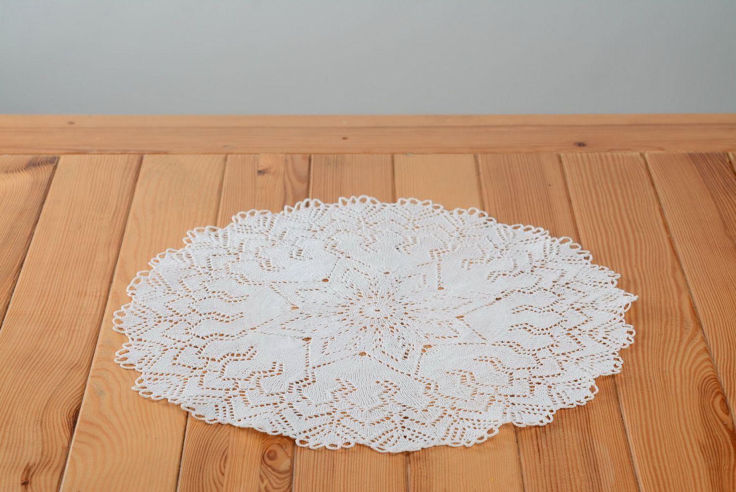 Handmade weiße Serviette gestrickt foto 1