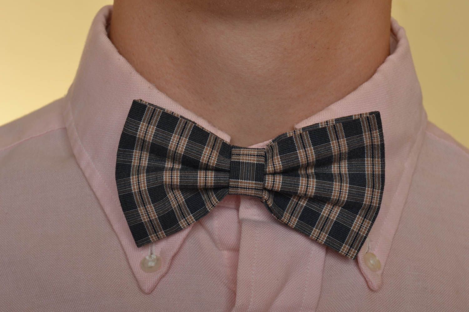 Beautiful checkered cotton fabric bow tie with adjustable strap photo 1