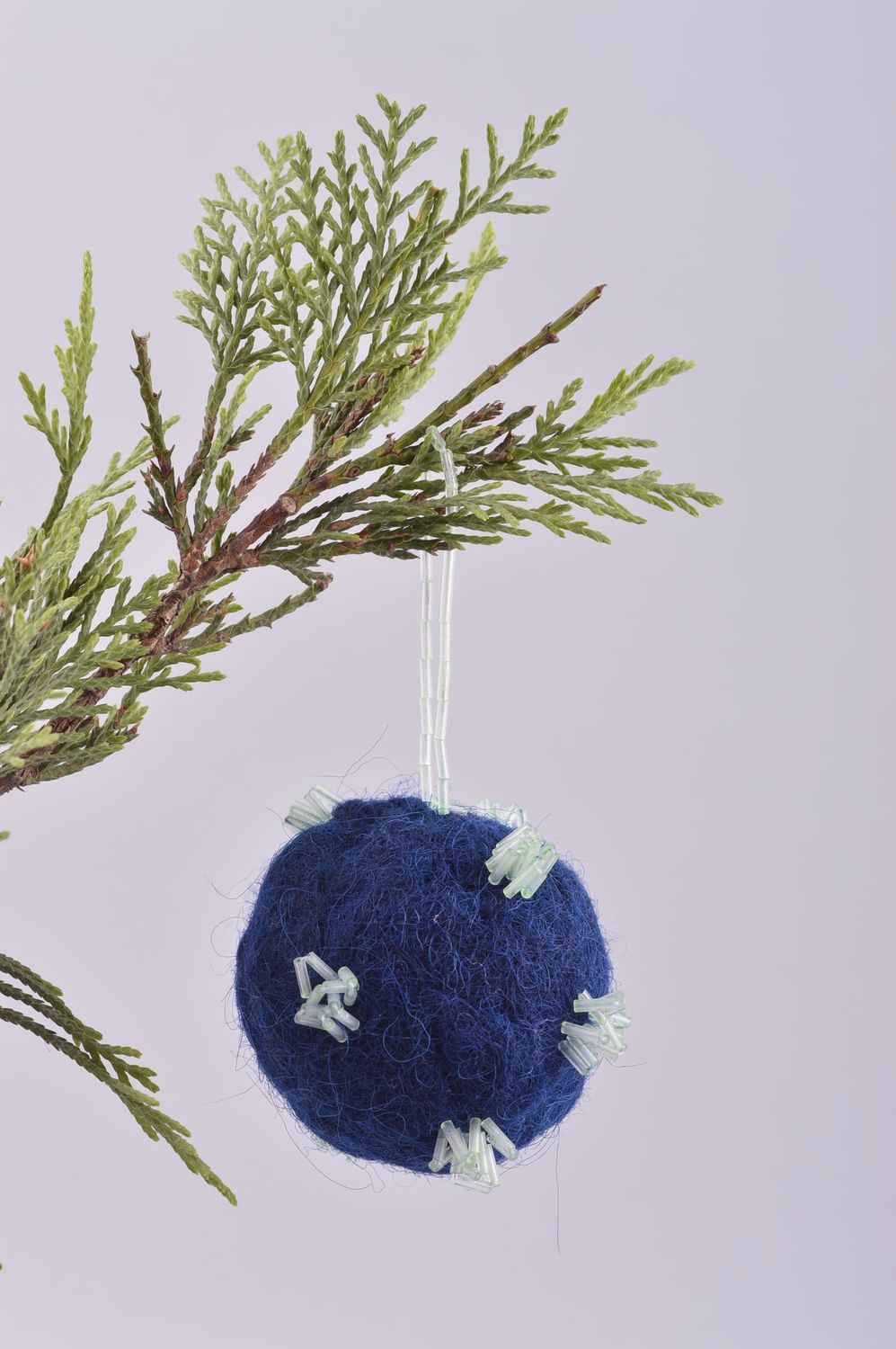 Déco fait main Boule à suspendre en laine bleue Décoration Noël design photo 1
