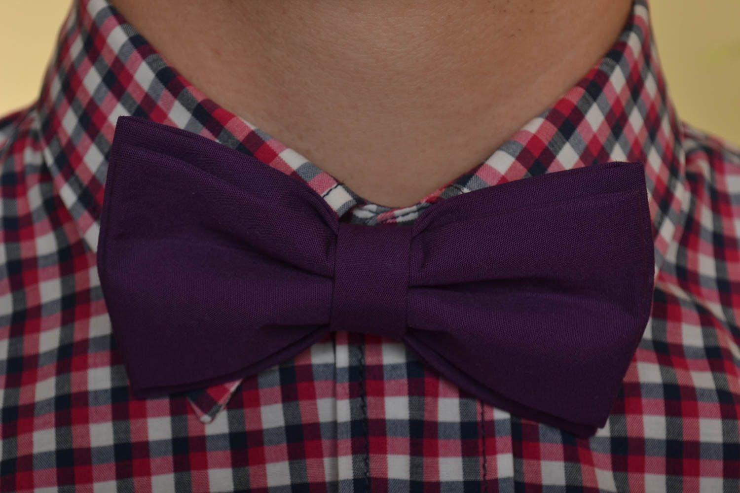 Фиолетовый галстук-бабочка из коттона ручной работы оригинальная на ремешке фото 5
