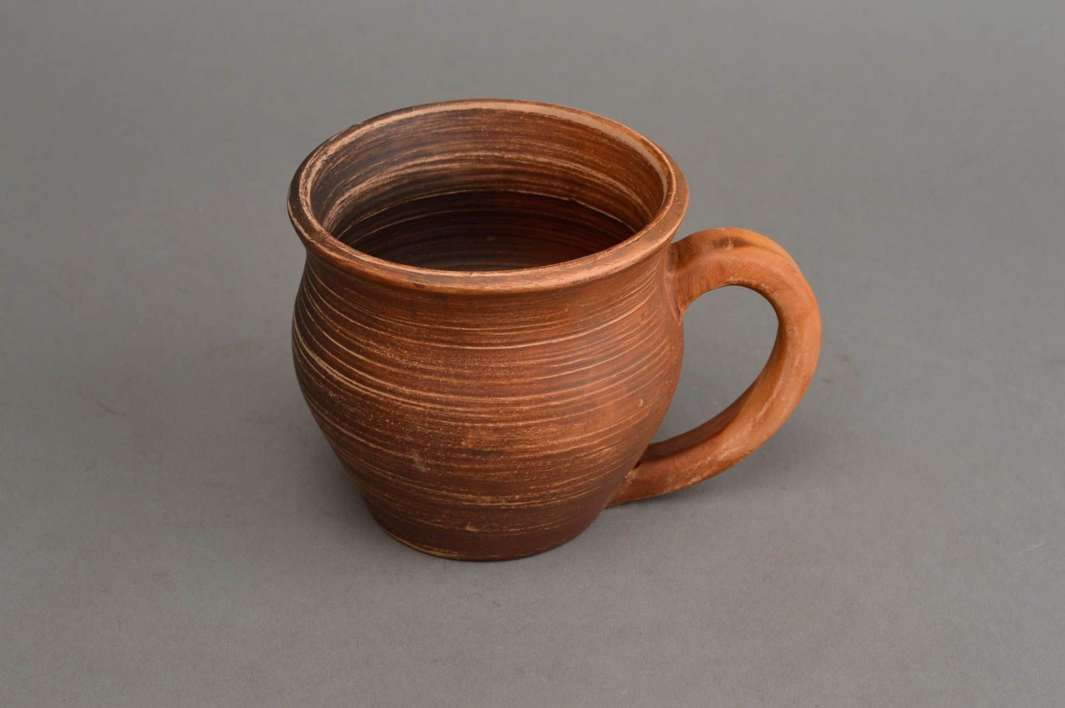 Braune handgemachte Tasse aus Ton für heiße Getränke im Ethno Stil 300 ml foto 3