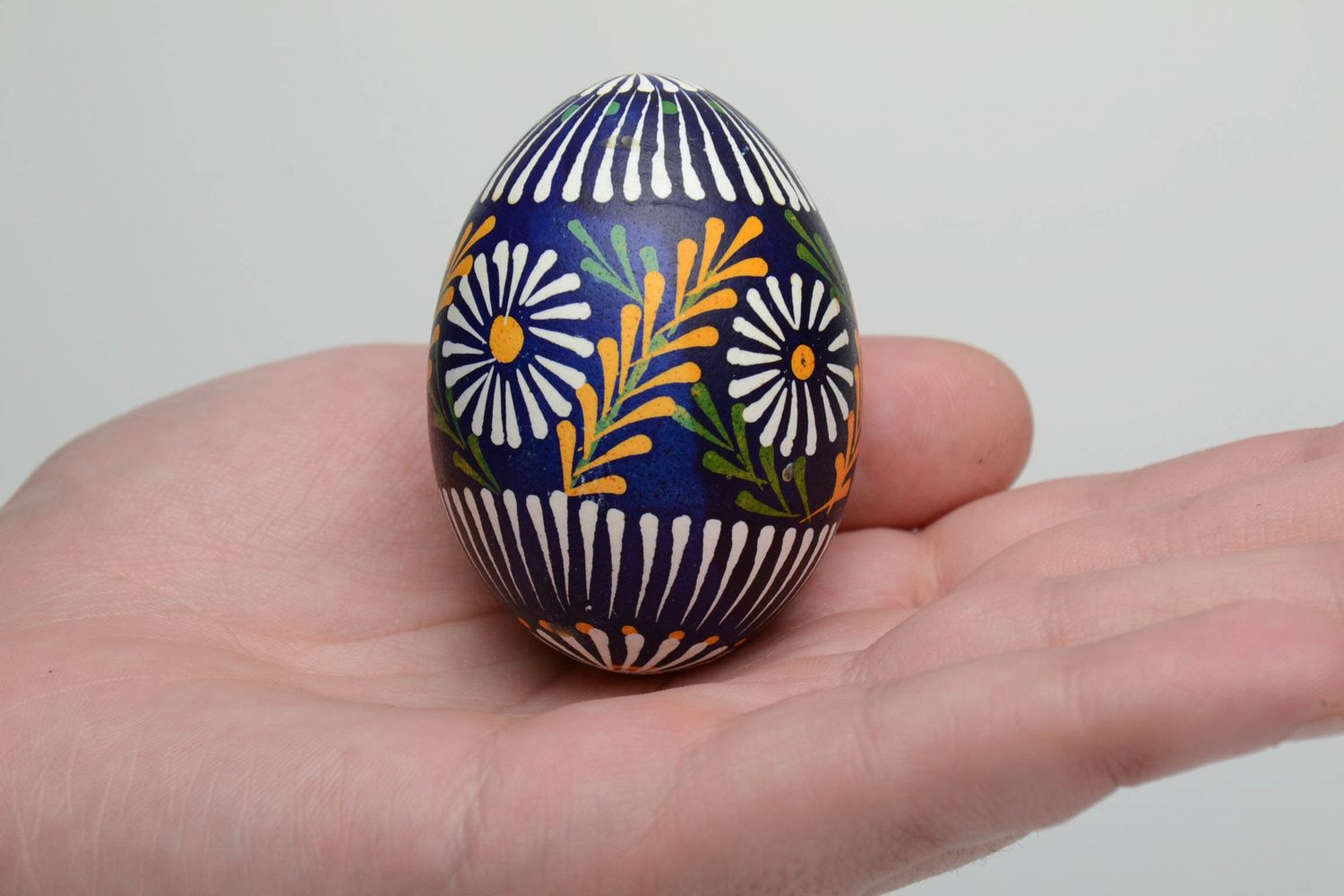 Easter egg made using lemkov painting photo 5