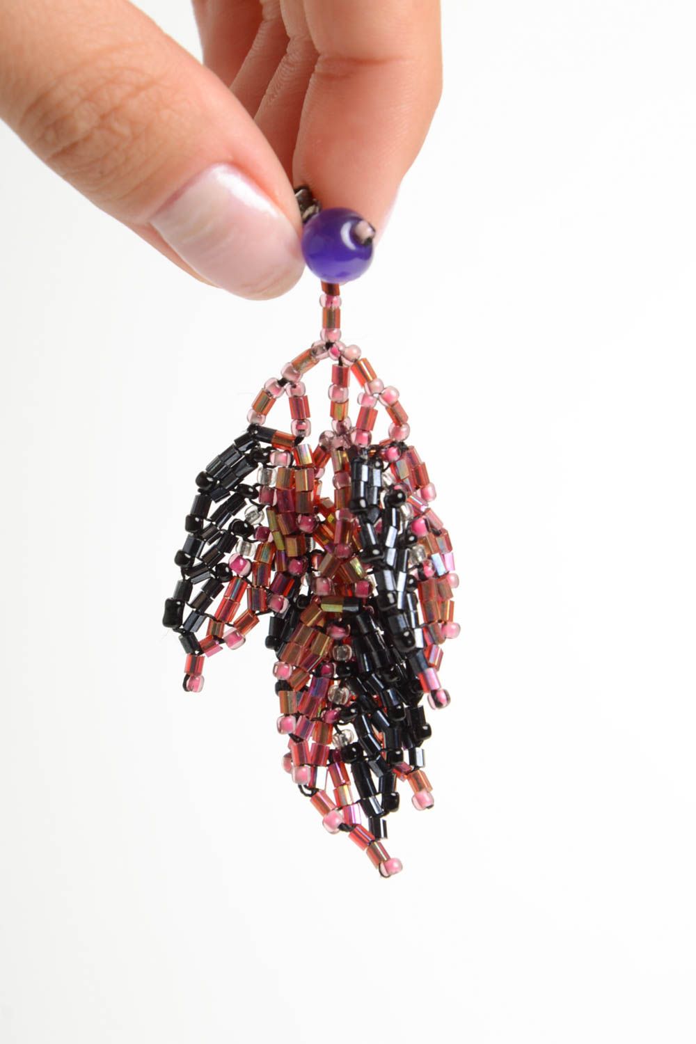 Boucles d'oreilles pendantes Bijou fait main Accessoire femme feuilles rose noir photo 2