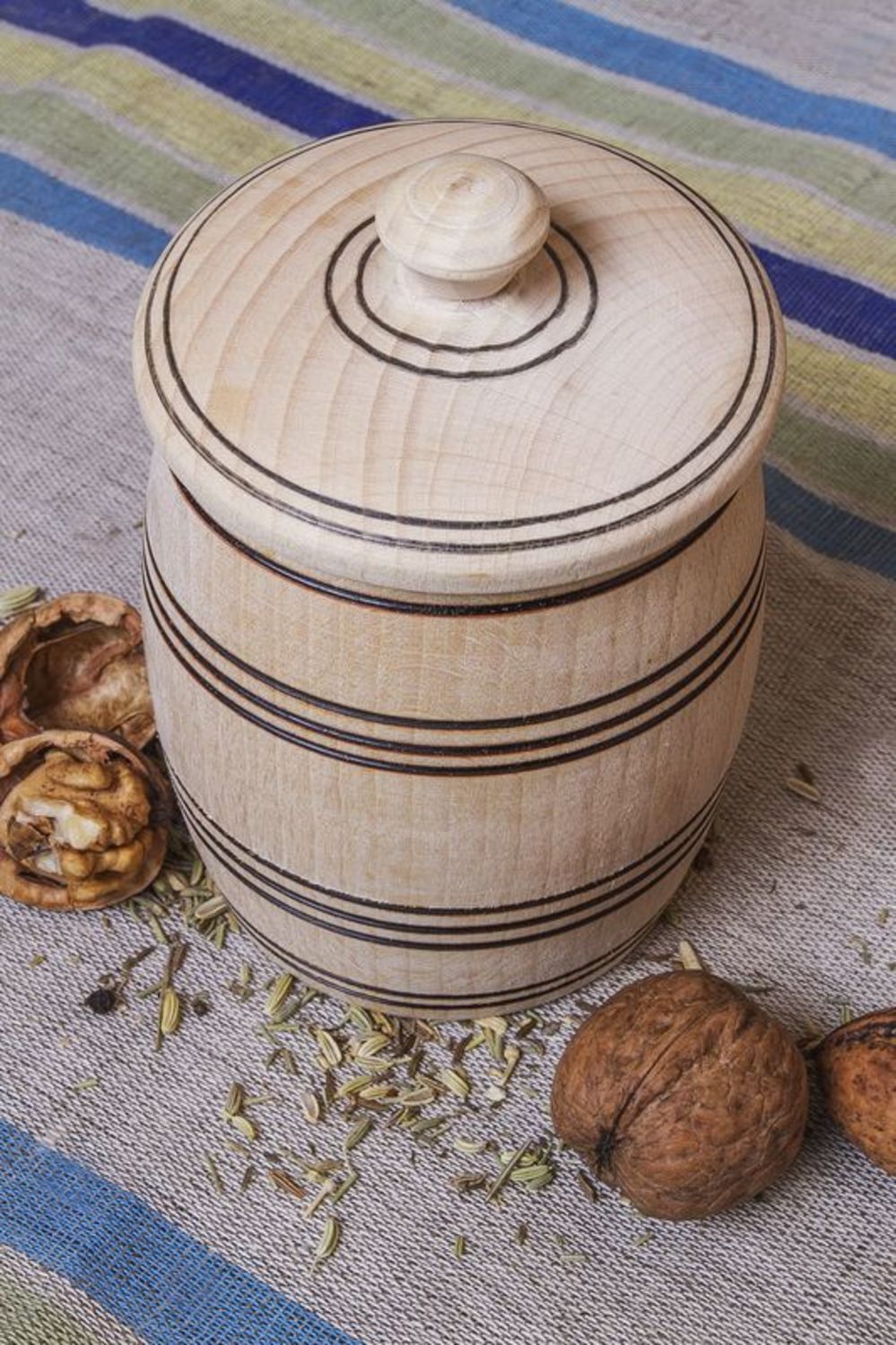 Wooden pot for species with lid photo 1