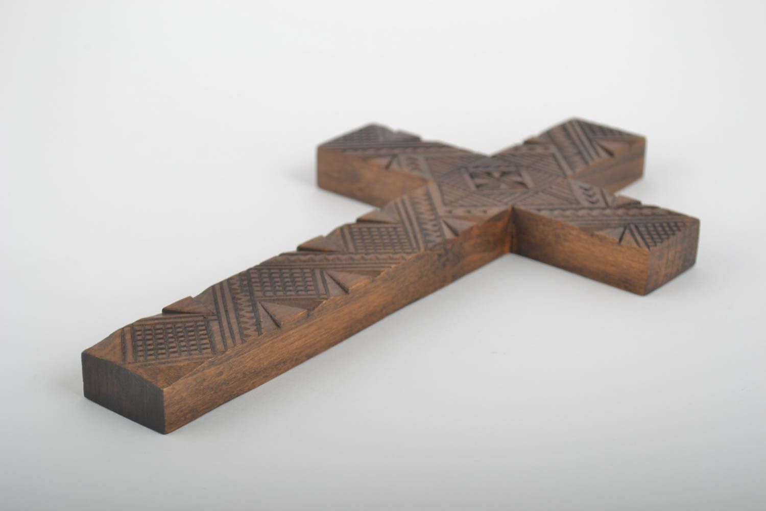 Крест ручной работы резной крест из дерева украшение на стену изделие из дерева  фото 3