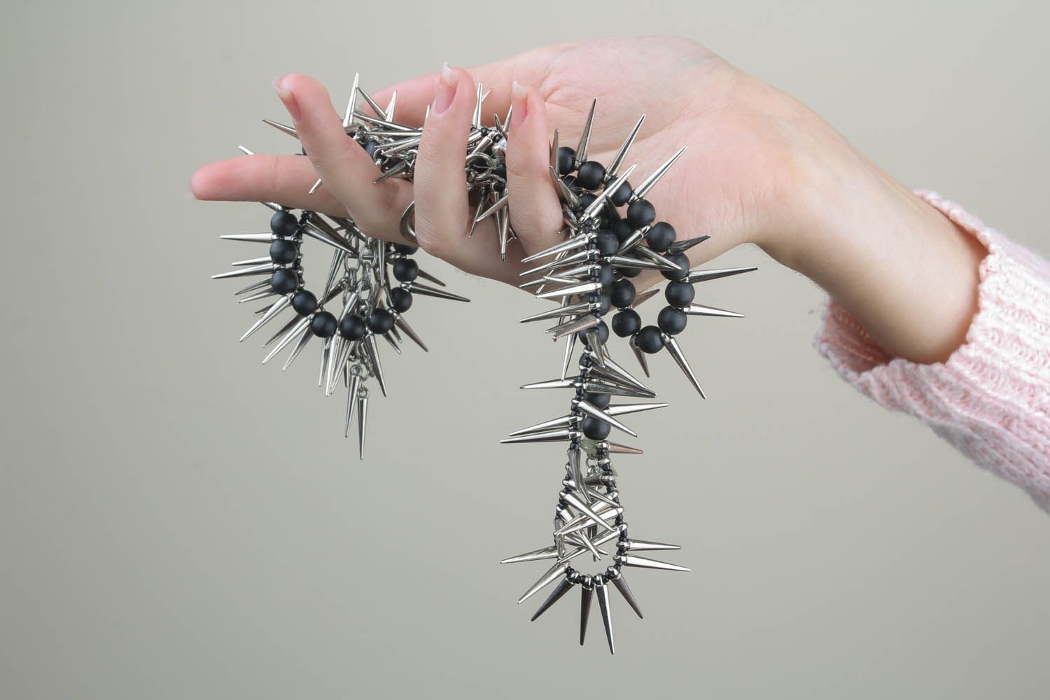 Unique metal necklace with spikes photo 5