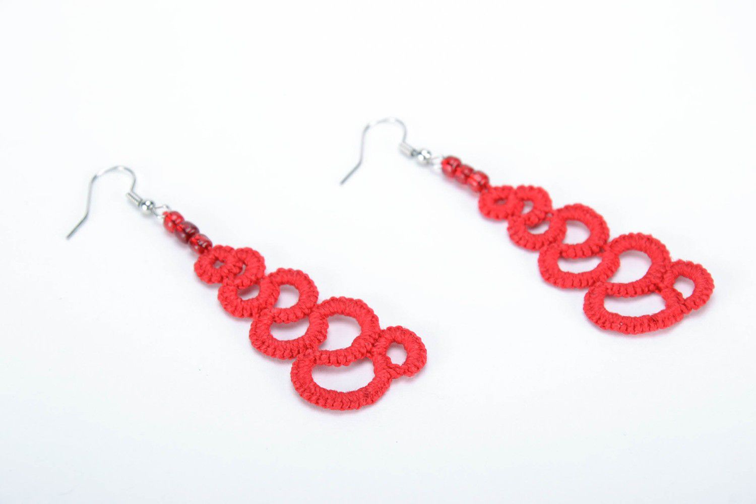 Scarlet earrings made from woven lace photo 2