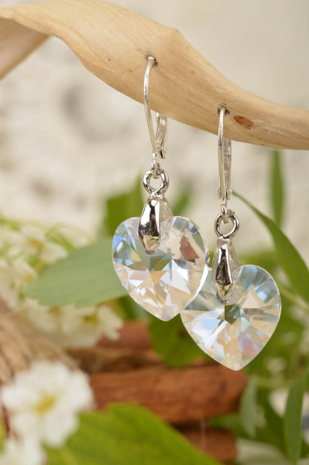 Boucles d'oreilles en cristal et argent pendantes faites main Coeur blanc photo 1