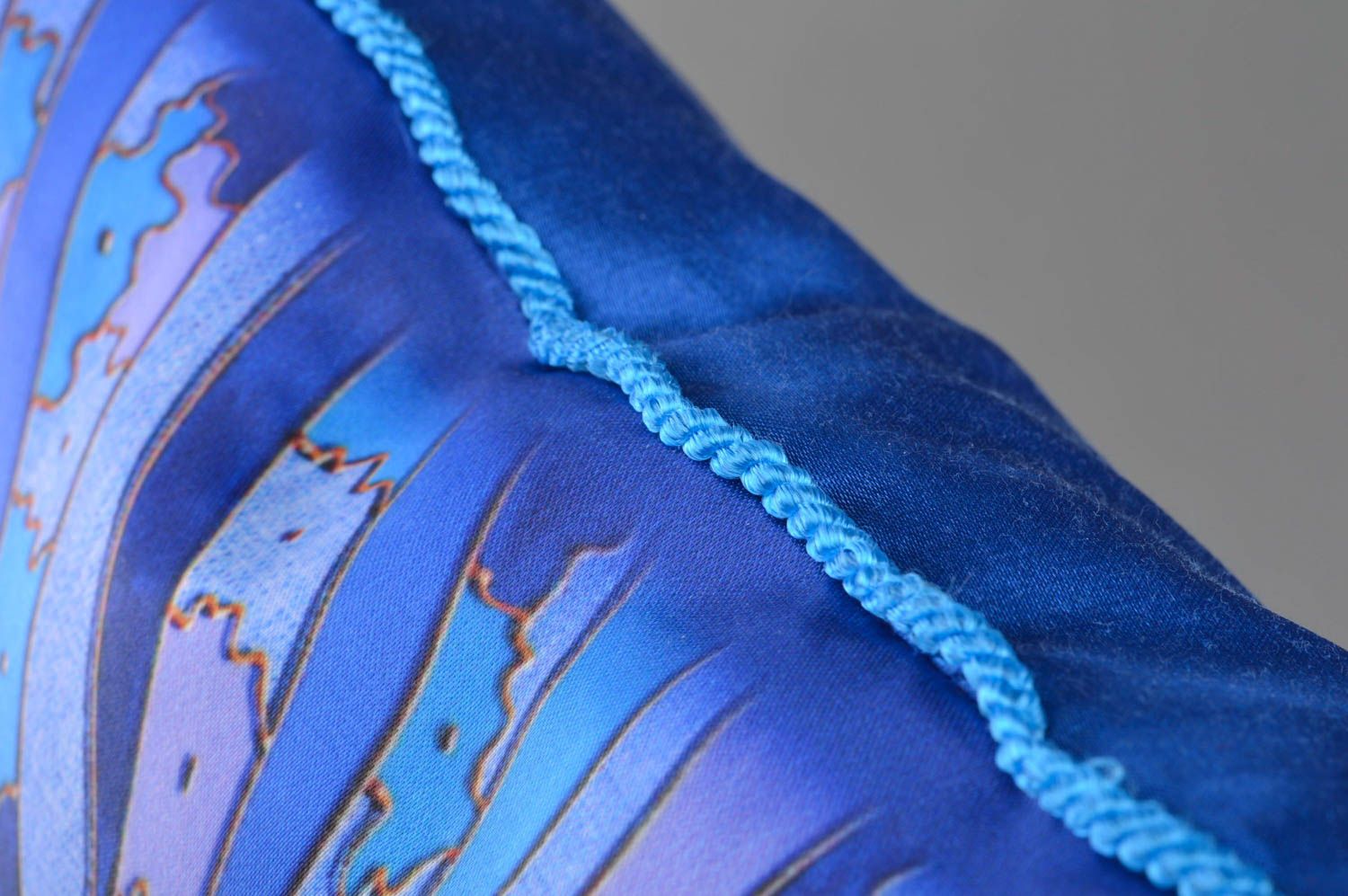 Подушка из атласа и шелка с рисунком интерьерная ручной работы Синее дерево фото 3