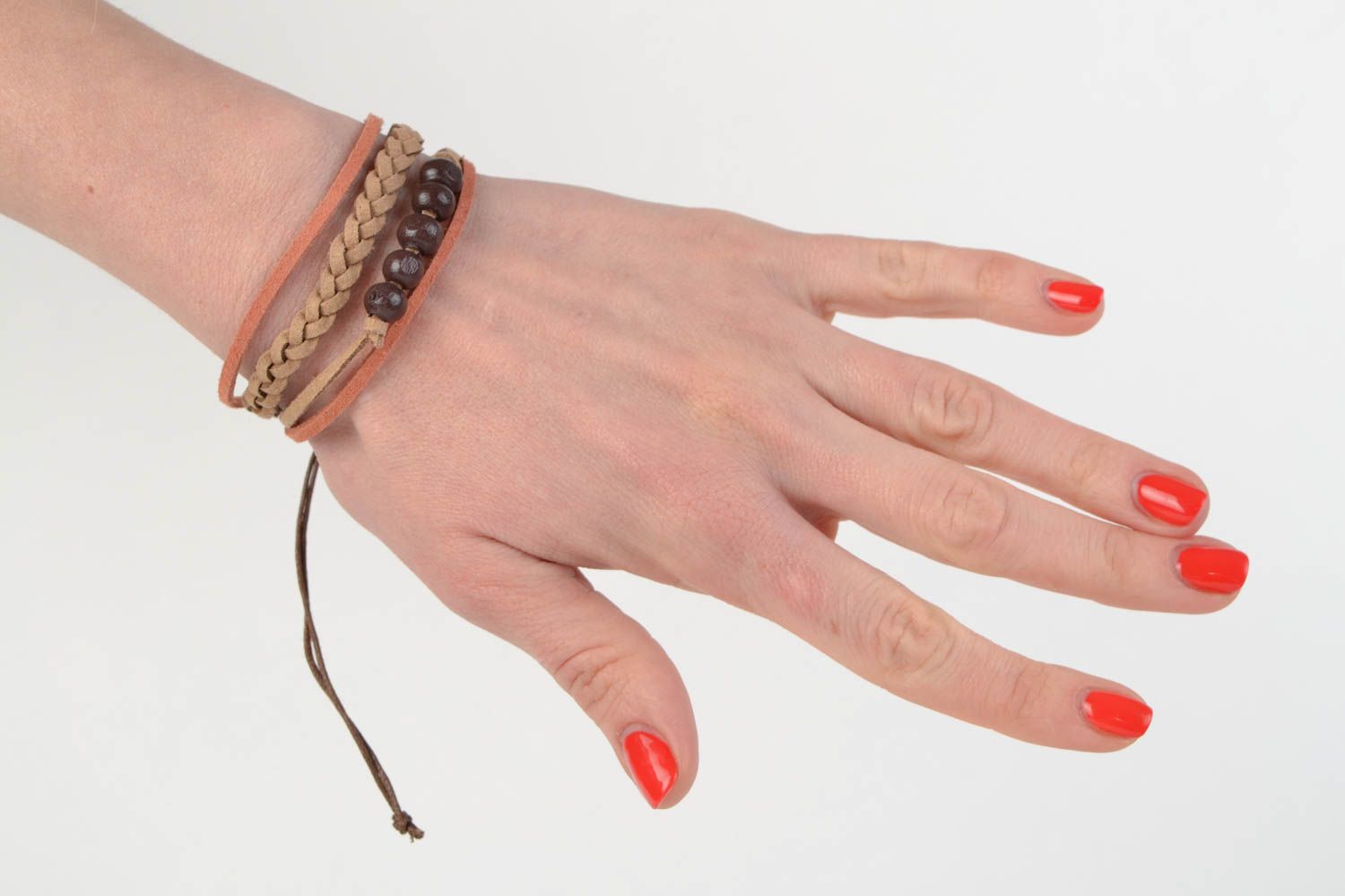 Handgemachtes braunes elegantes Ethno Armband aus Wildleder Geschenk für Frauen foto 2
