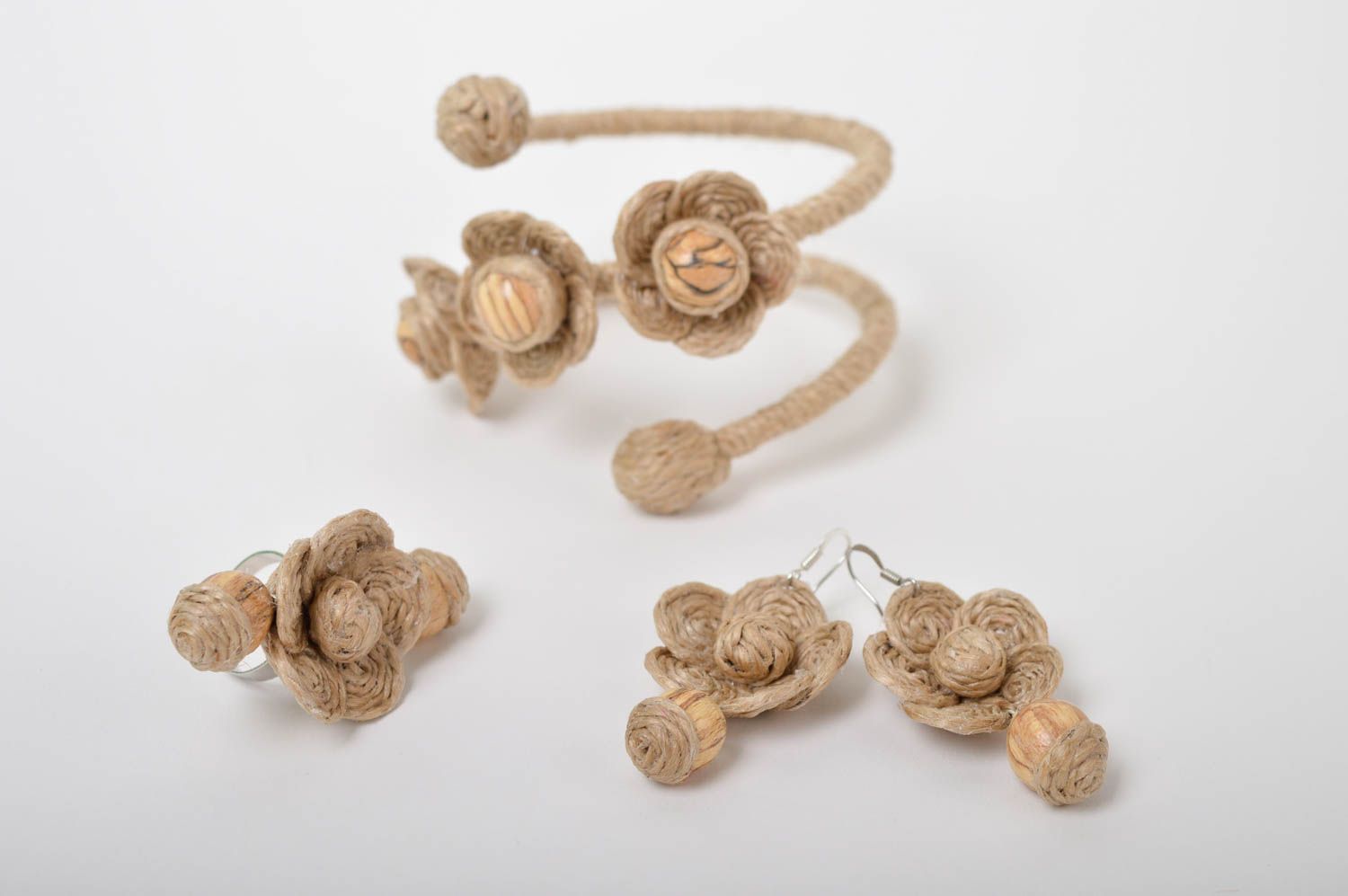 Parure de Bijoux fleurs fait main Bracelet boucles d'oreilles bague beiges photo 4