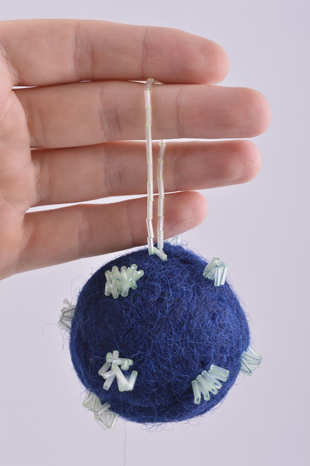 Déco fait main Boule à suspendre en laine bleue Décoration Noël design photo 5